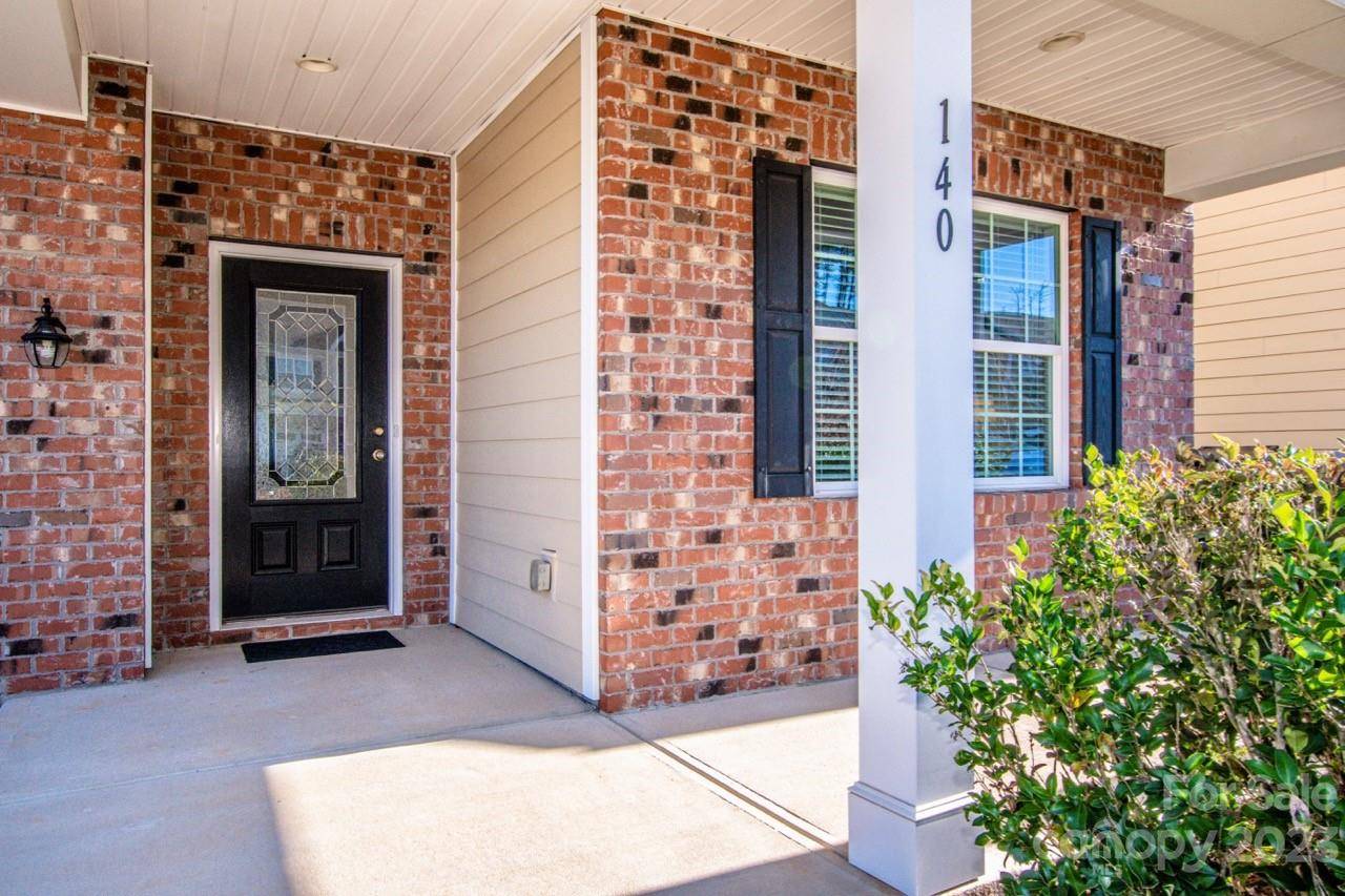 140 Cherry Bark DR, Mooresville, NC 28117