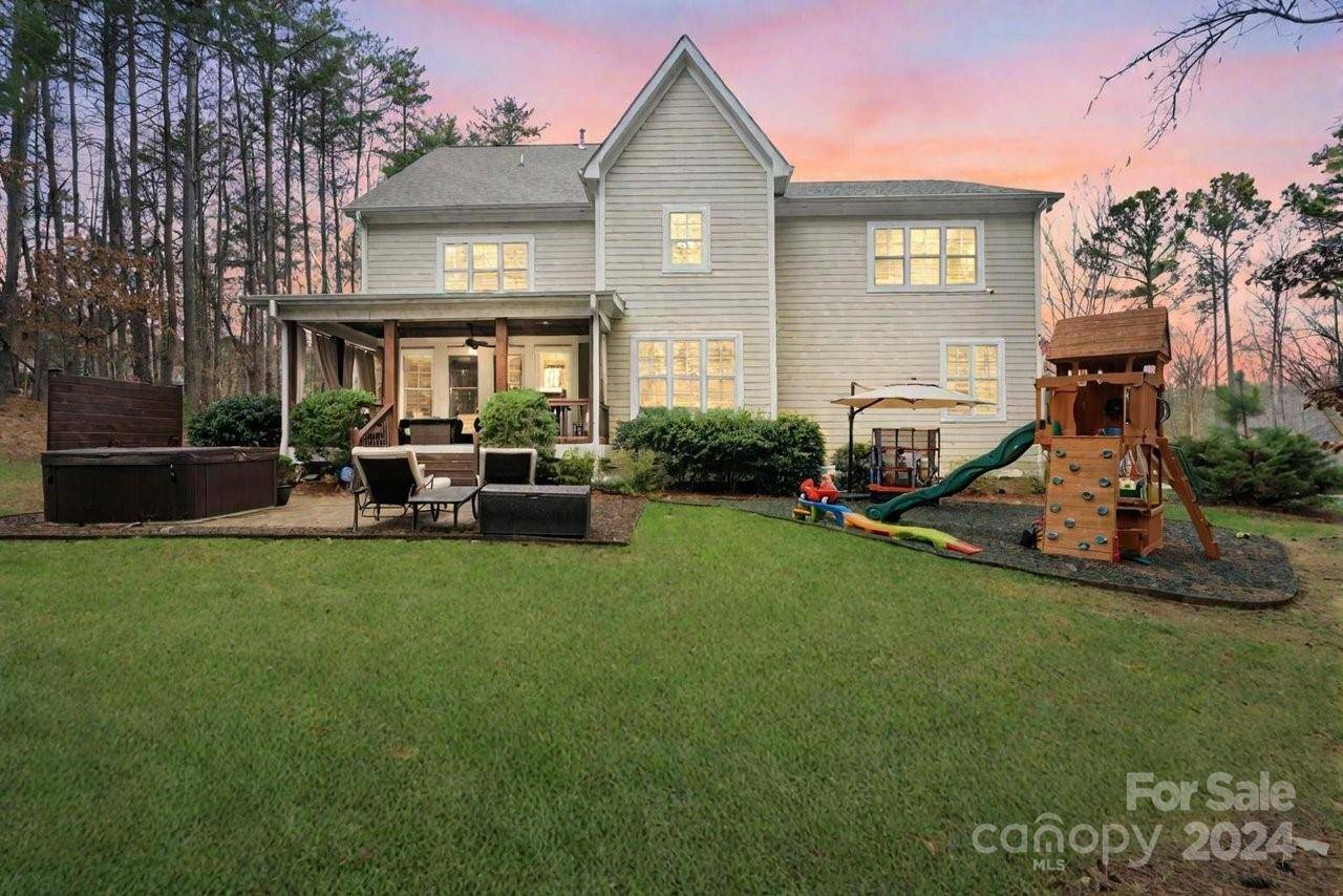 152 E Callicutt TRL, Mooresville, NC 28117