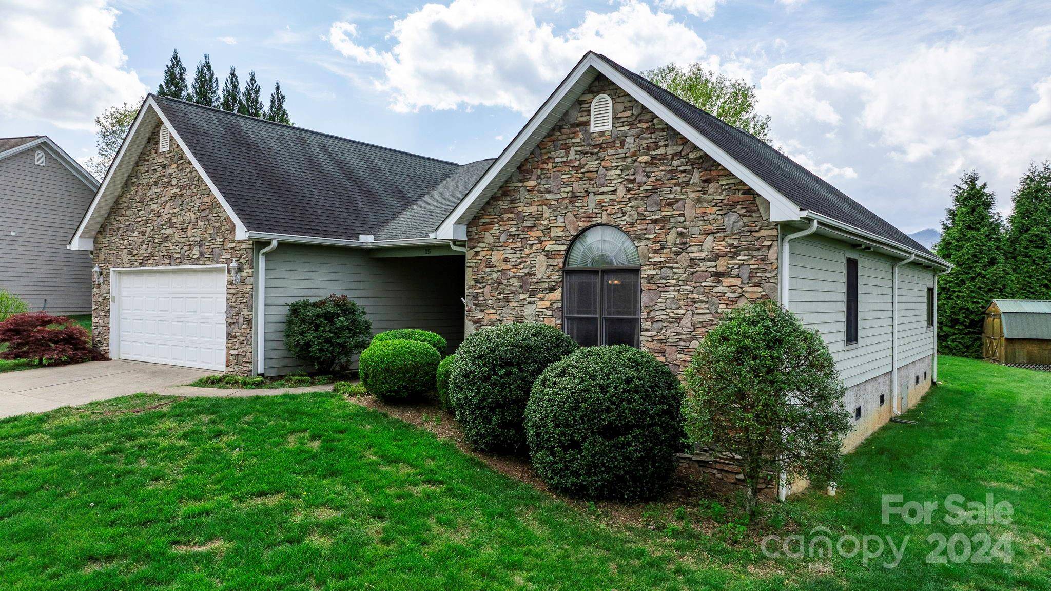 15 Bombay CT, Candler, NC 28715