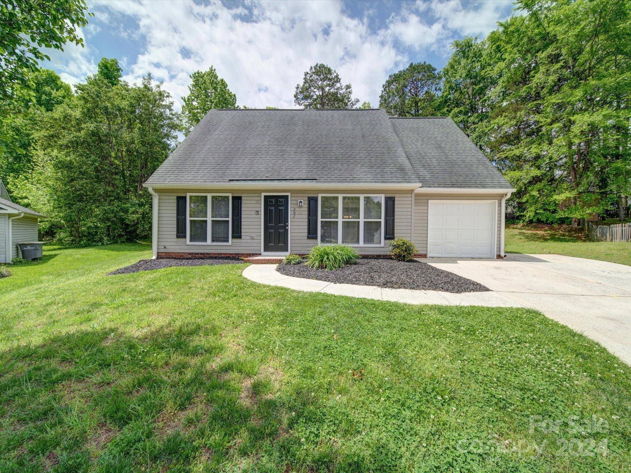 207 Forest Pond RD, Kannapolis, NC 28083
