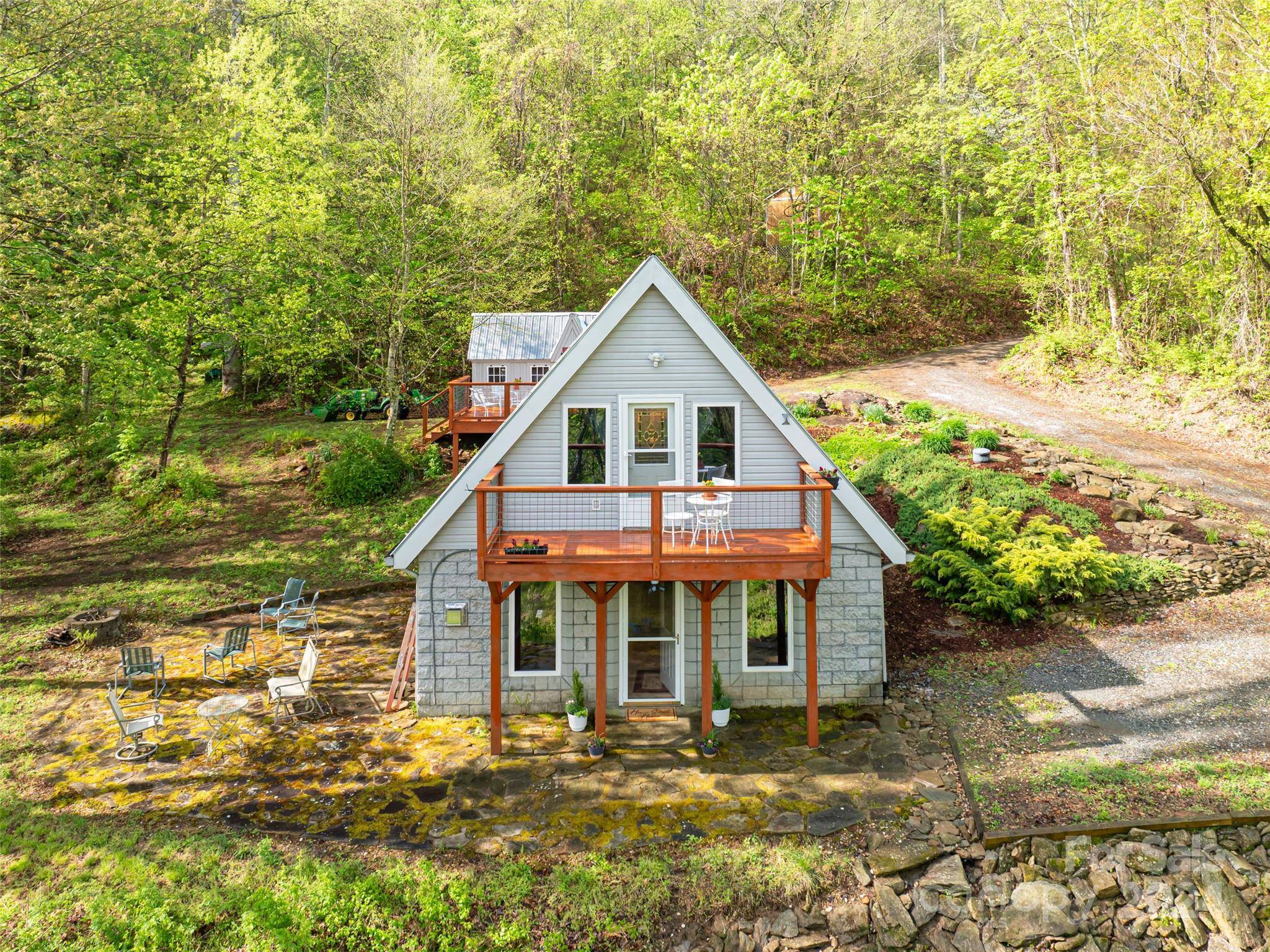 98 Sparkling Springs RD, Fairview, NC 28730