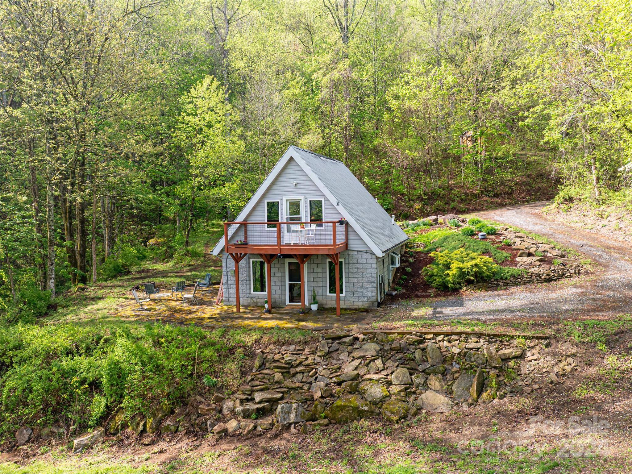 98 Sparkling Springs RD, Fairview, NC 28730