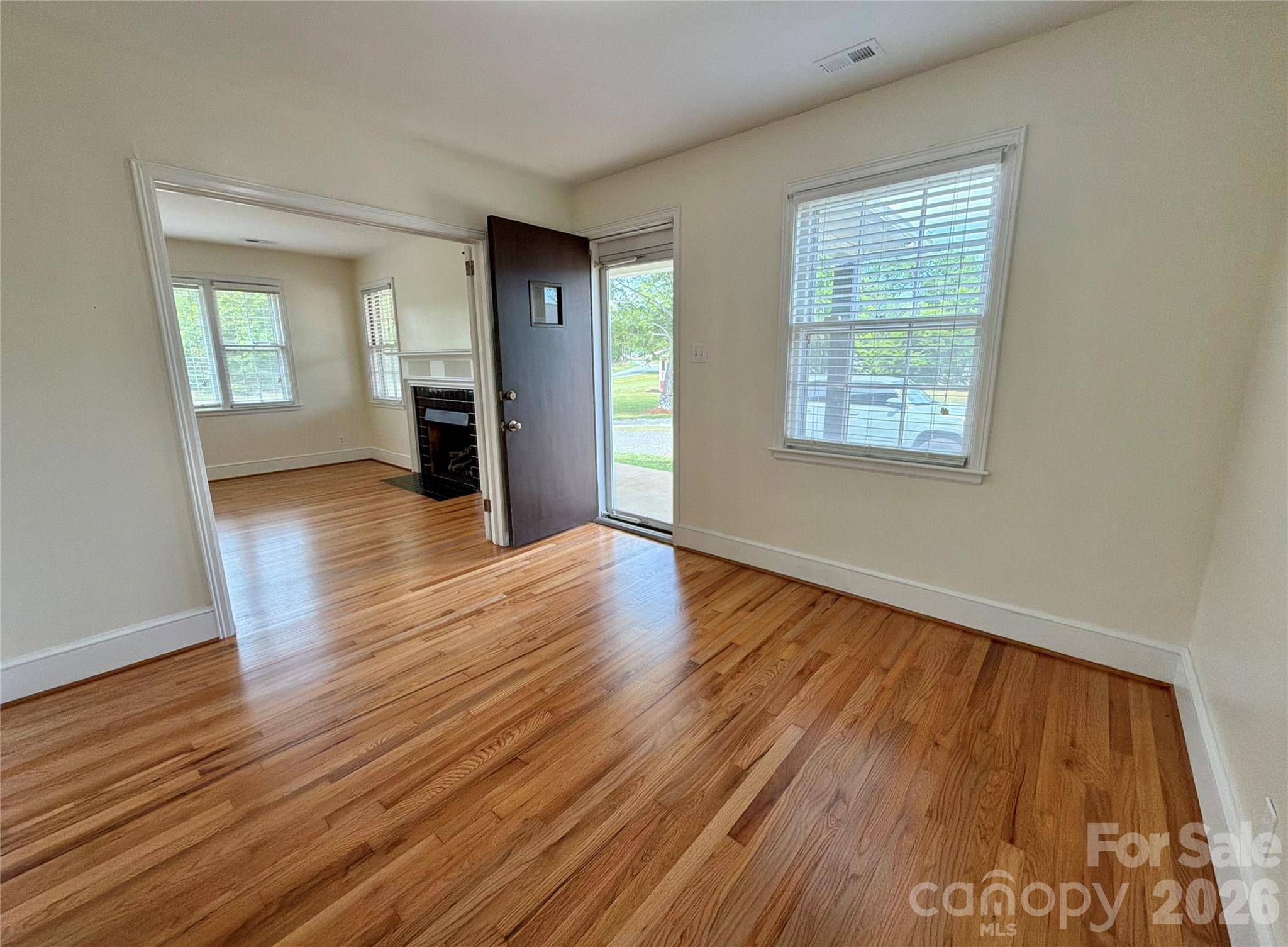 917 W Pine ST, Blacksburg, SC 29702