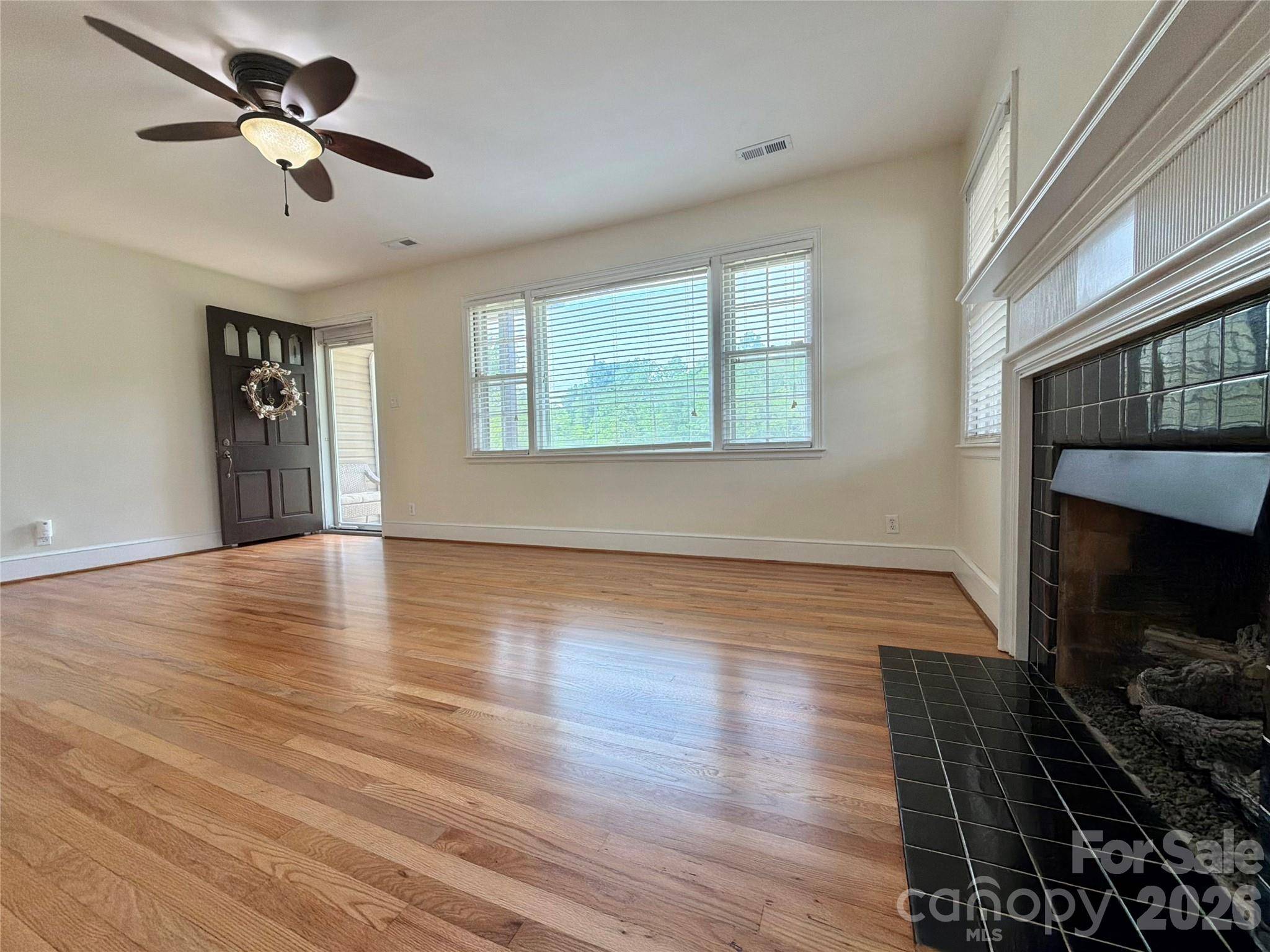 917 W Pine ST, Blacksburg, SC 29702