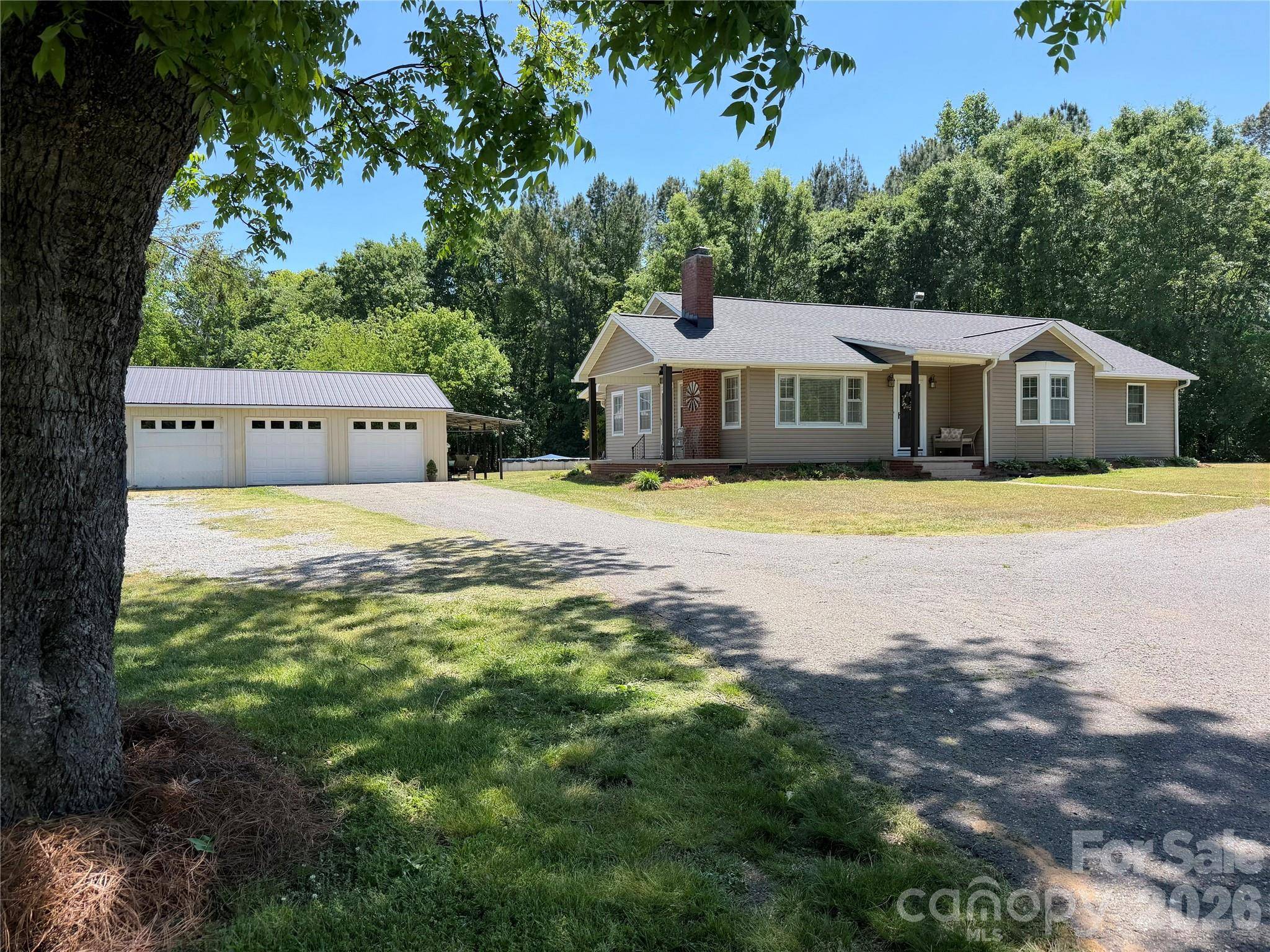 917 W Pine ST, Blacksburg, SC 29702