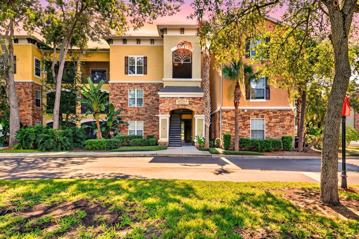 10103 COURTNEY OAKS CIR #302, Tampa, FL 33619