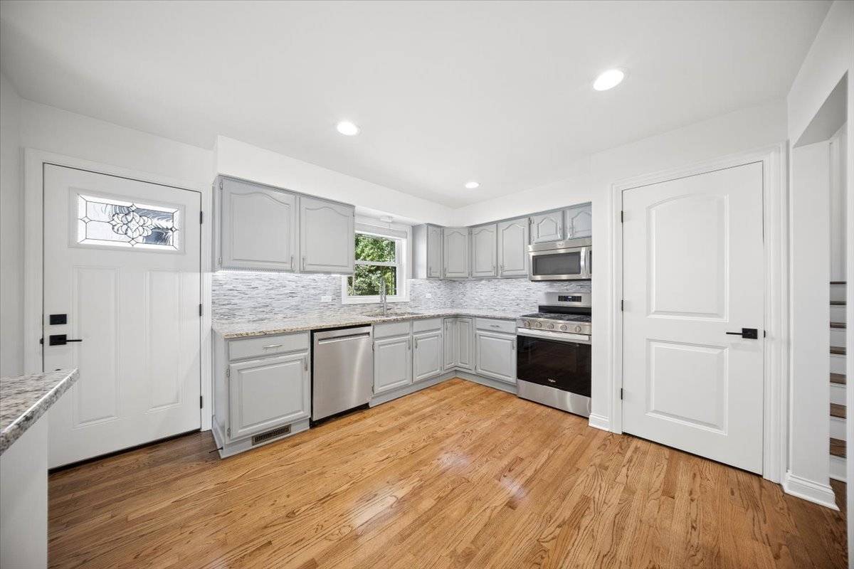 232 E 55th ST, Westmont, IL 60559