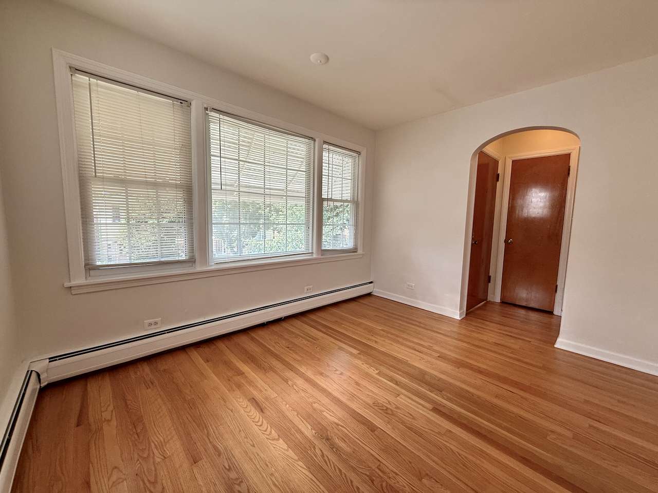 6147 N Meade AVE #2, Chicago, IL 60646