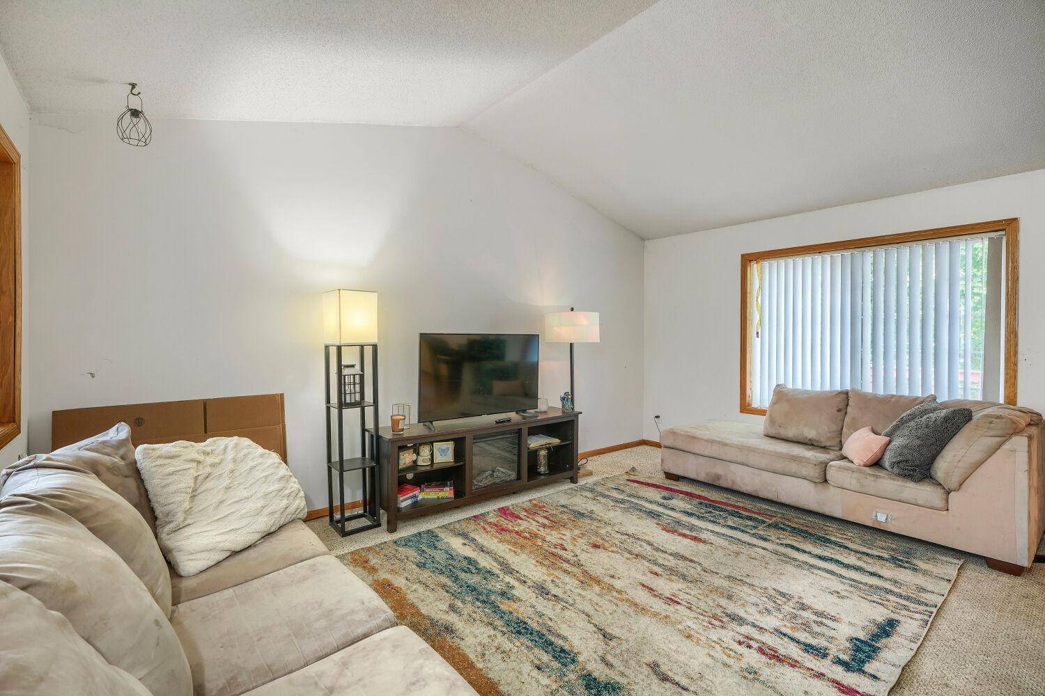 567 131st AVE N, Champlin, MN 55316