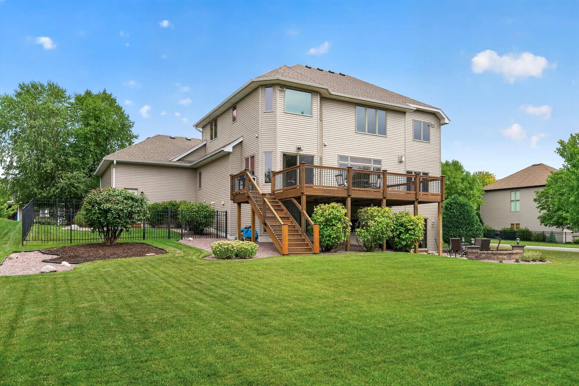 17701 76th AVE N, Maple Grove, MN 55311
