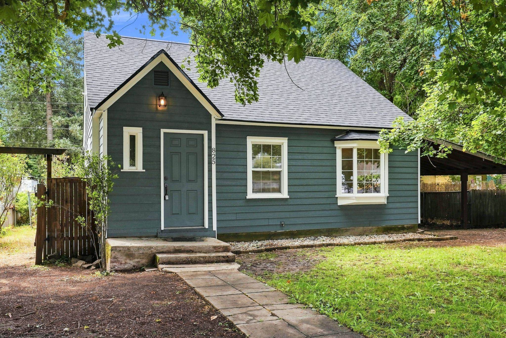 825 W 4th St, Newport, WA 99156