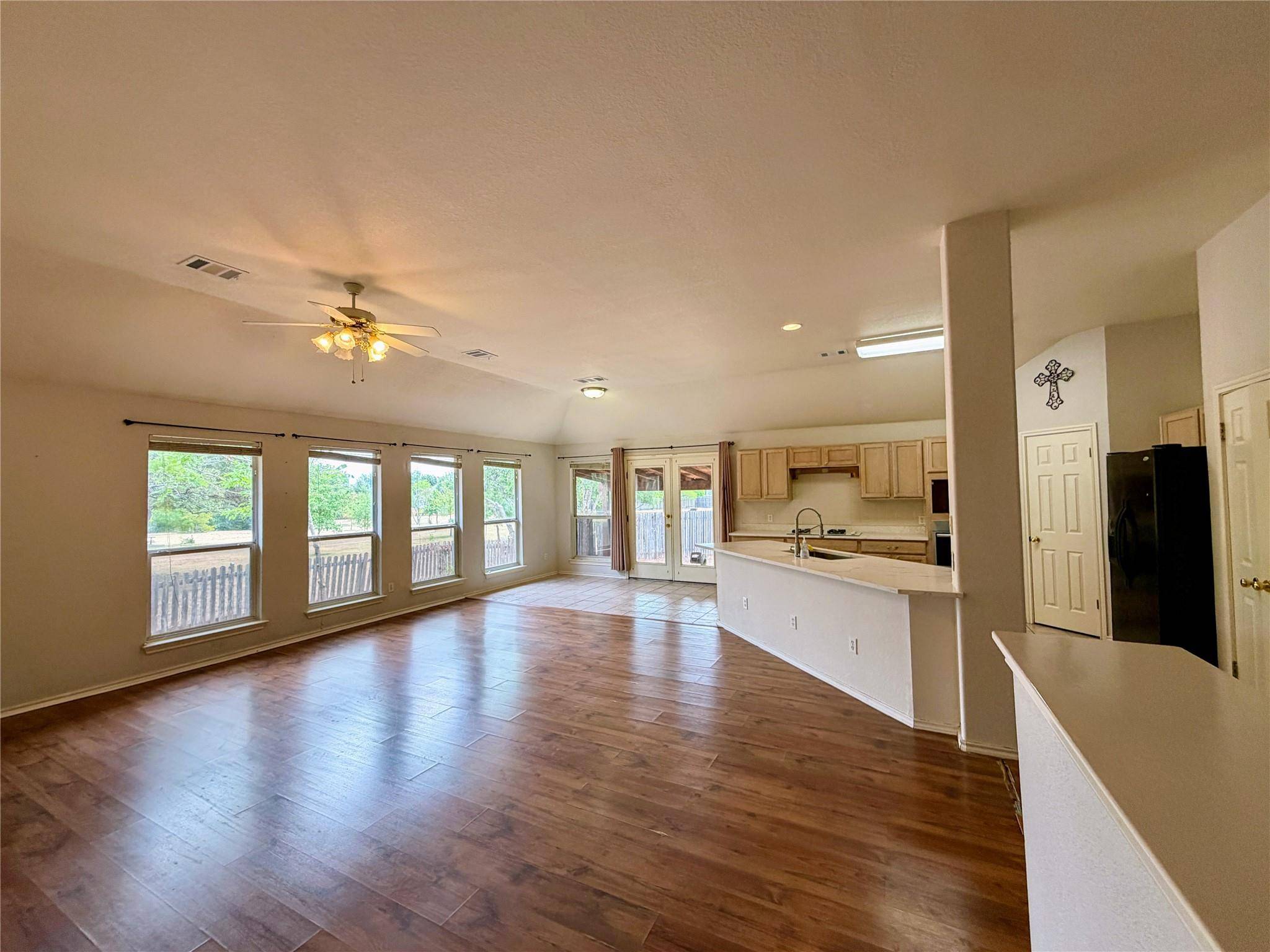 8618 COLUMBIA FALLS DR, Round Rock, TX 78681