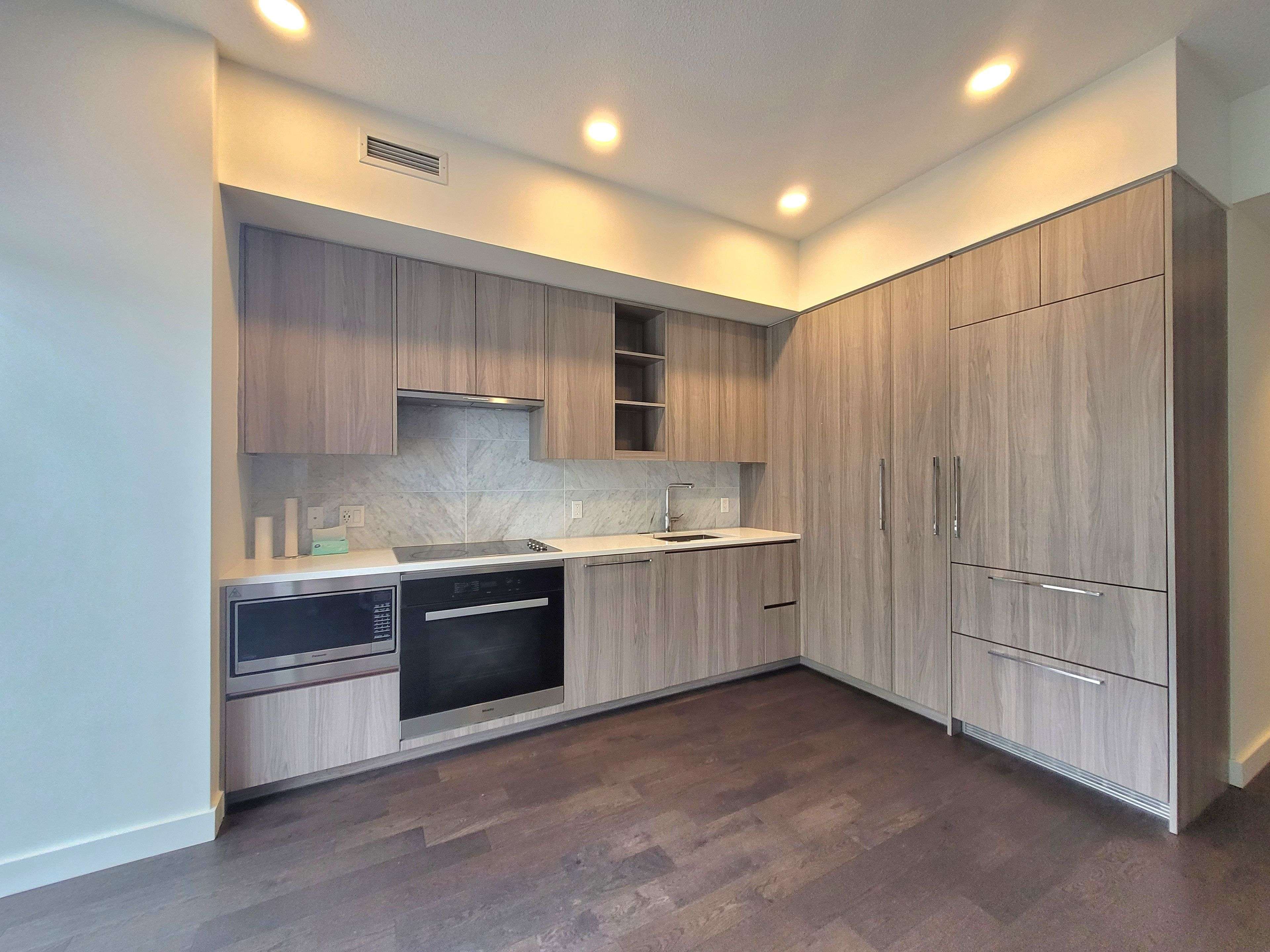 85 Mcmahon DR #Th207, Toronto C15, ON M2K 0H1