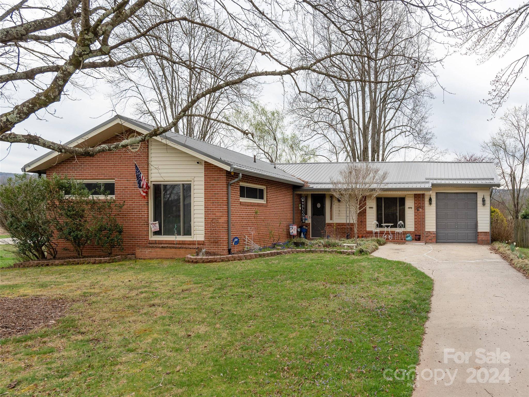 62 Broadview CIR, Brevard, NC 28712