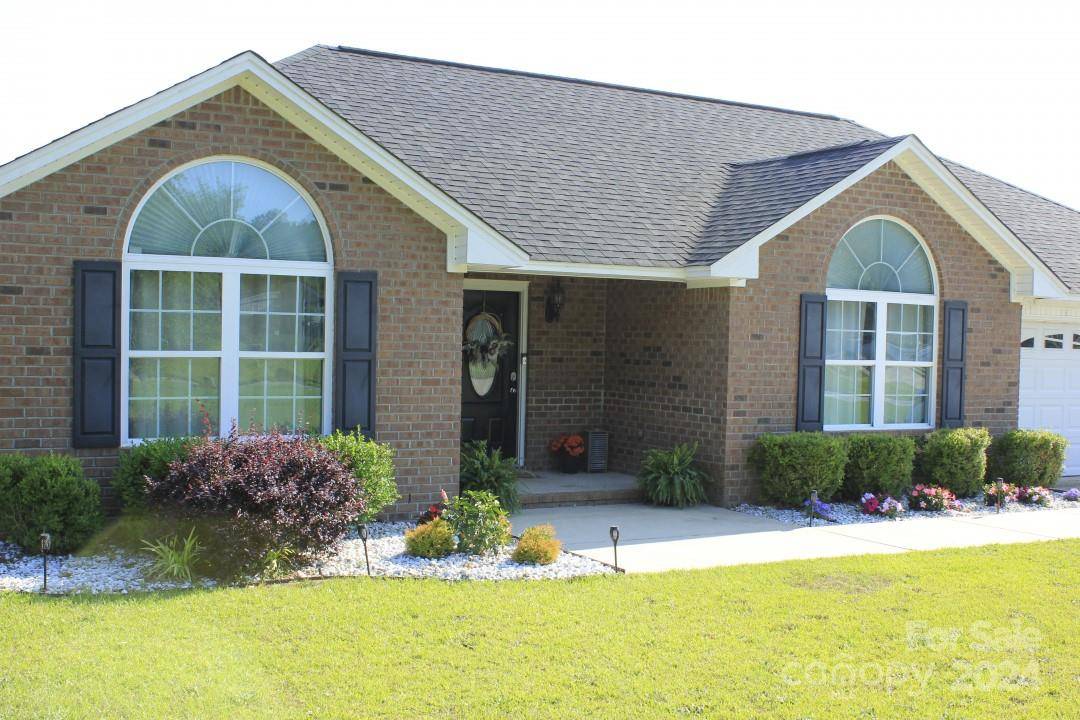 2665 Stirrup LN, Dalzell, SC 29040