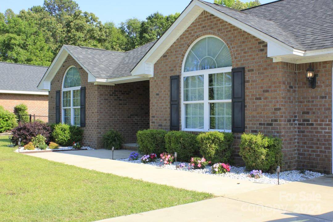 2665 Stirrup LN, Dalzell, SC 29040