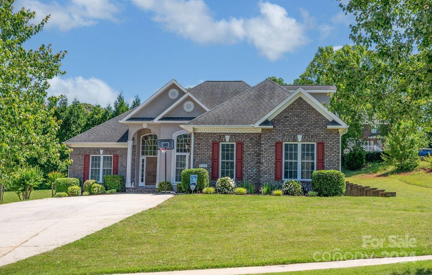 1129 Mayfield CIR NW, Conover, NC 28613