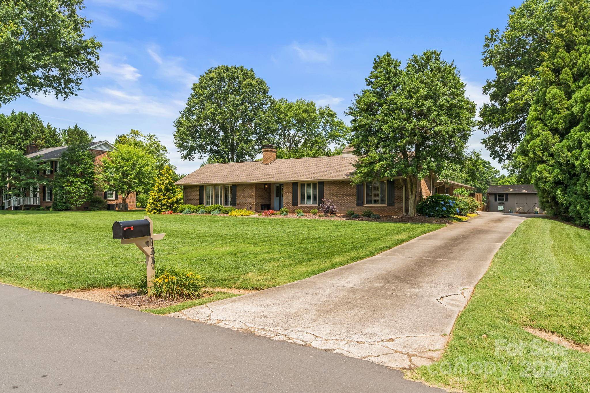 133 Raintree RD, Advance, NC 27006