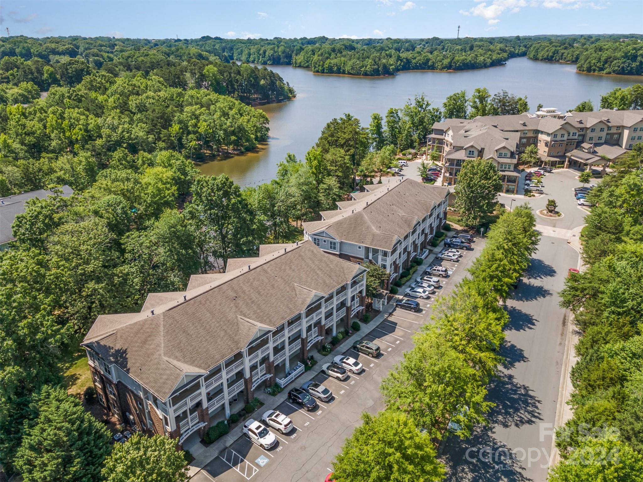 749 Peninsula DR, Davidson, NC 28036