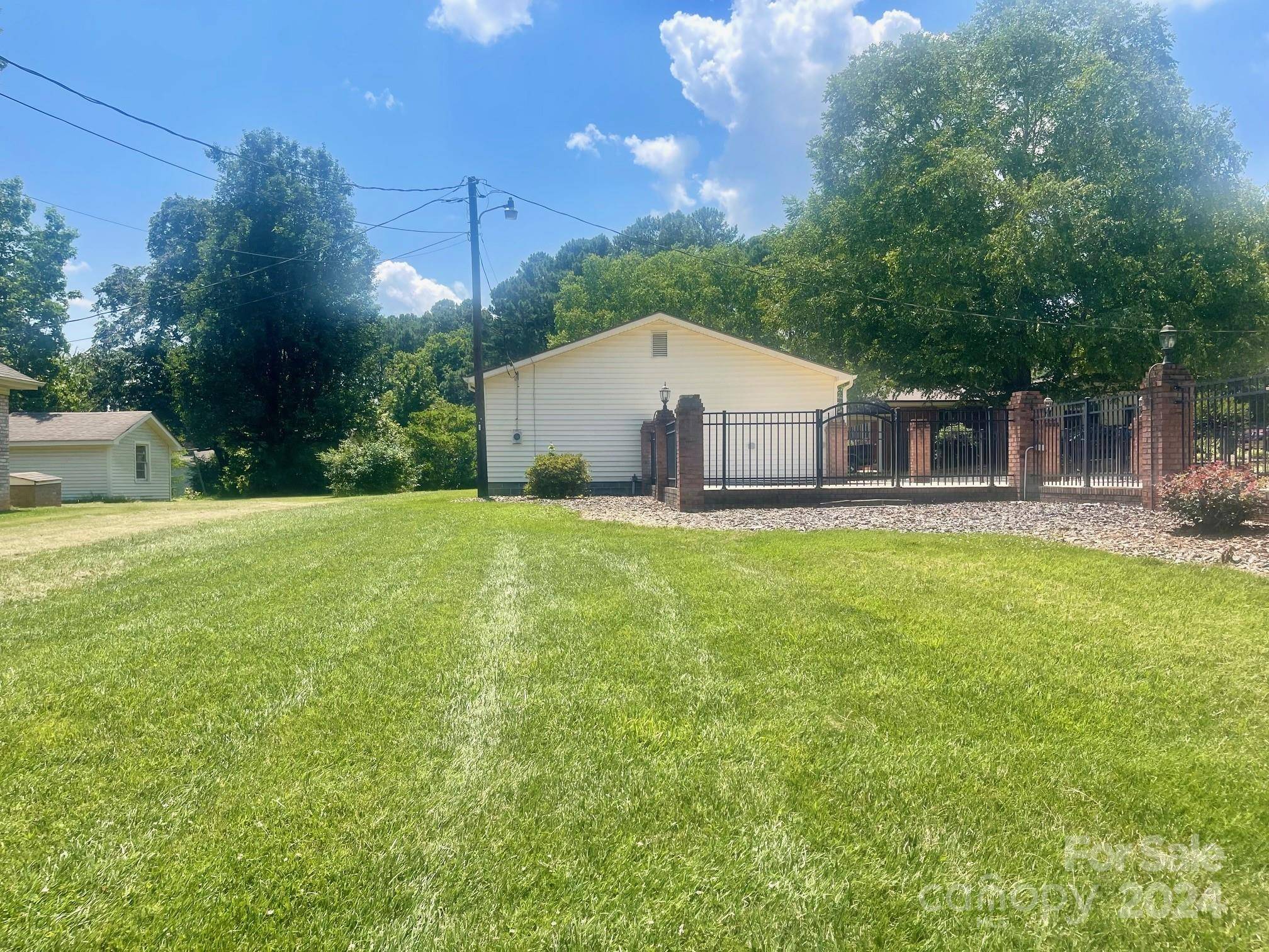 1003 Elaine DR, Albemarle, NC 28001