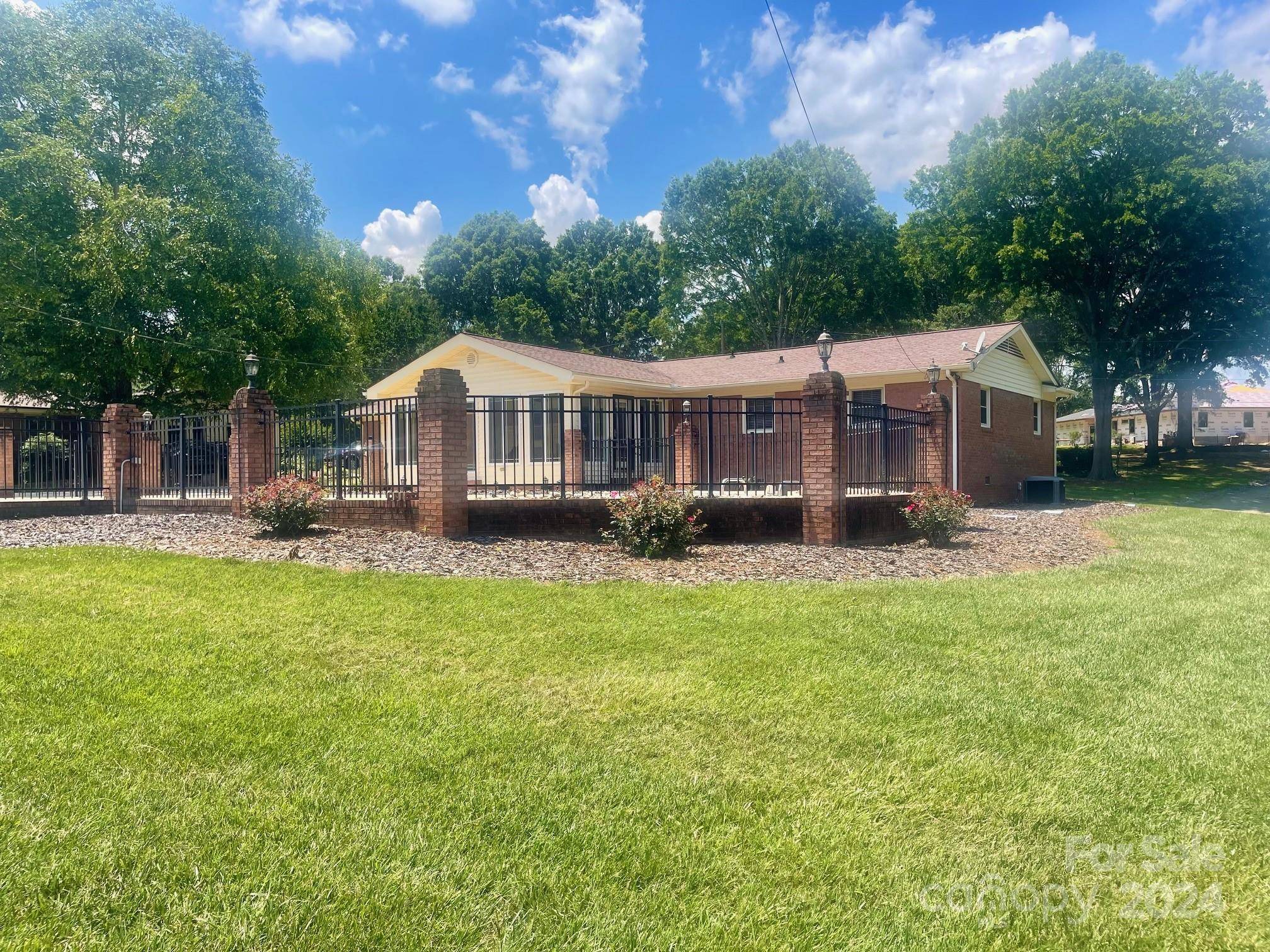 1003 Elaine DR, Albemarle, NC 28001