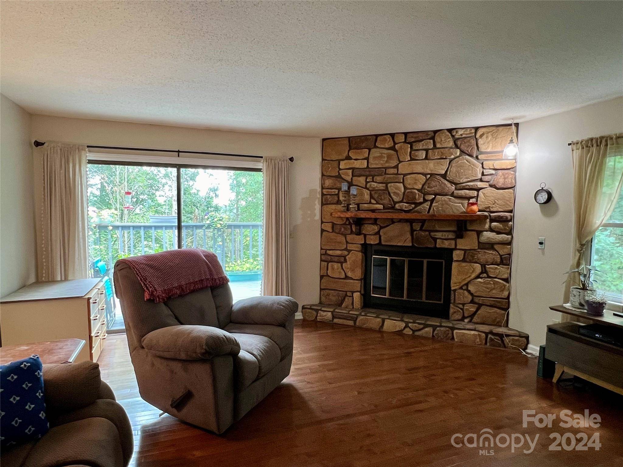 10 Rolling Ridge WAY, Etowah, NC 28729