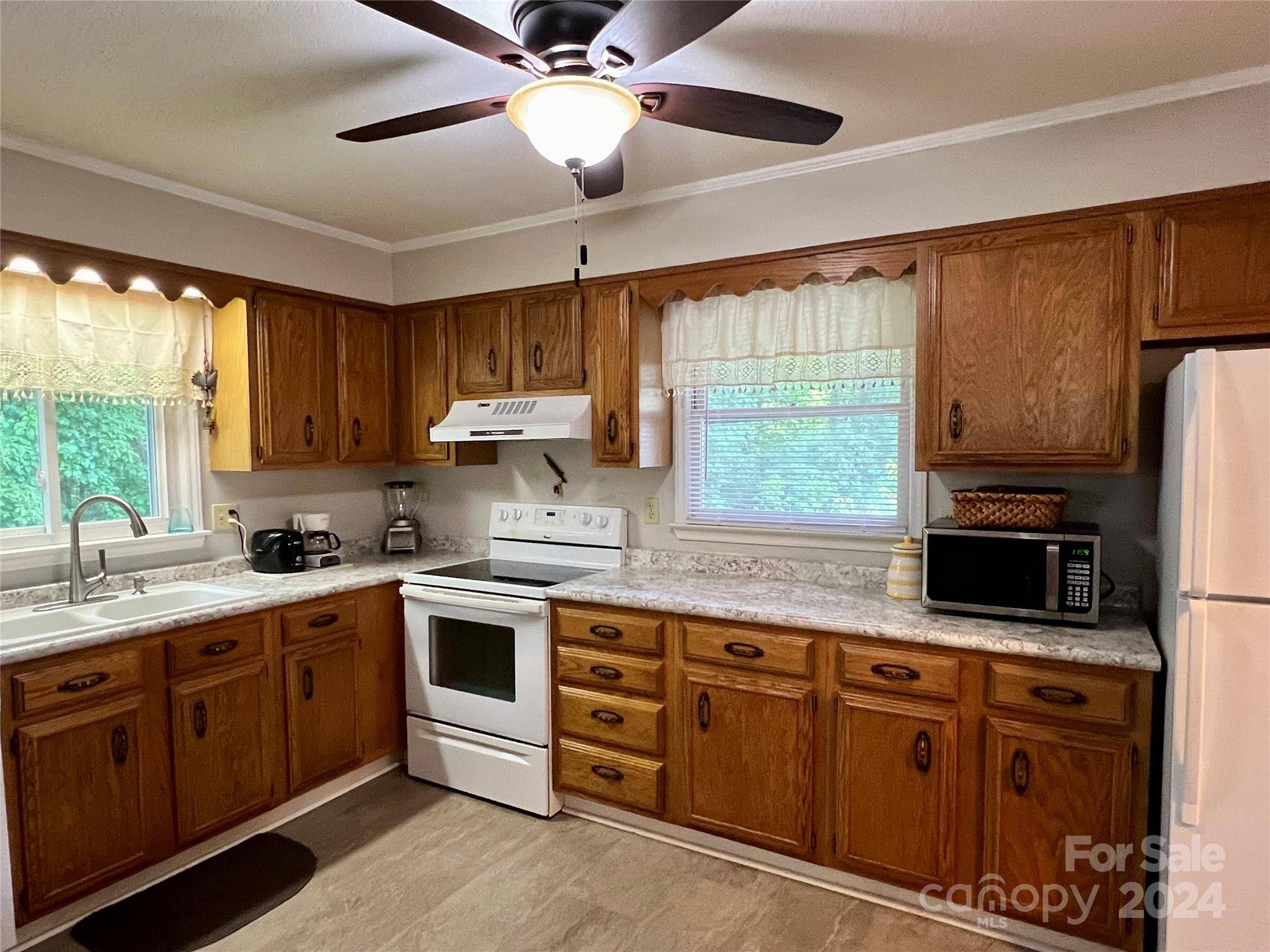 10 Rolling Ridge WAY, Etowah, NC 28729