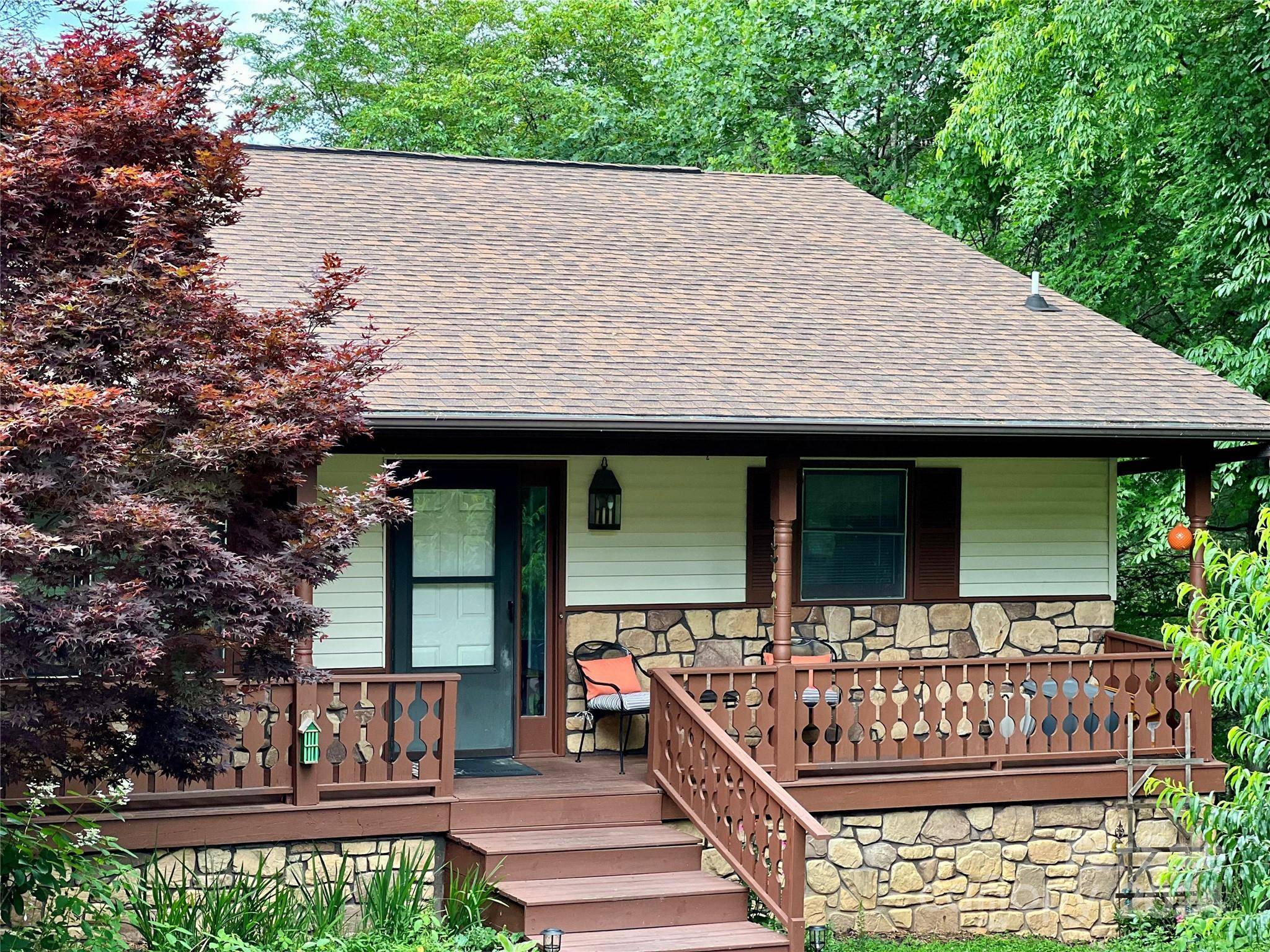 10 Rolling Ridge WAY, Etowah, NC 28729