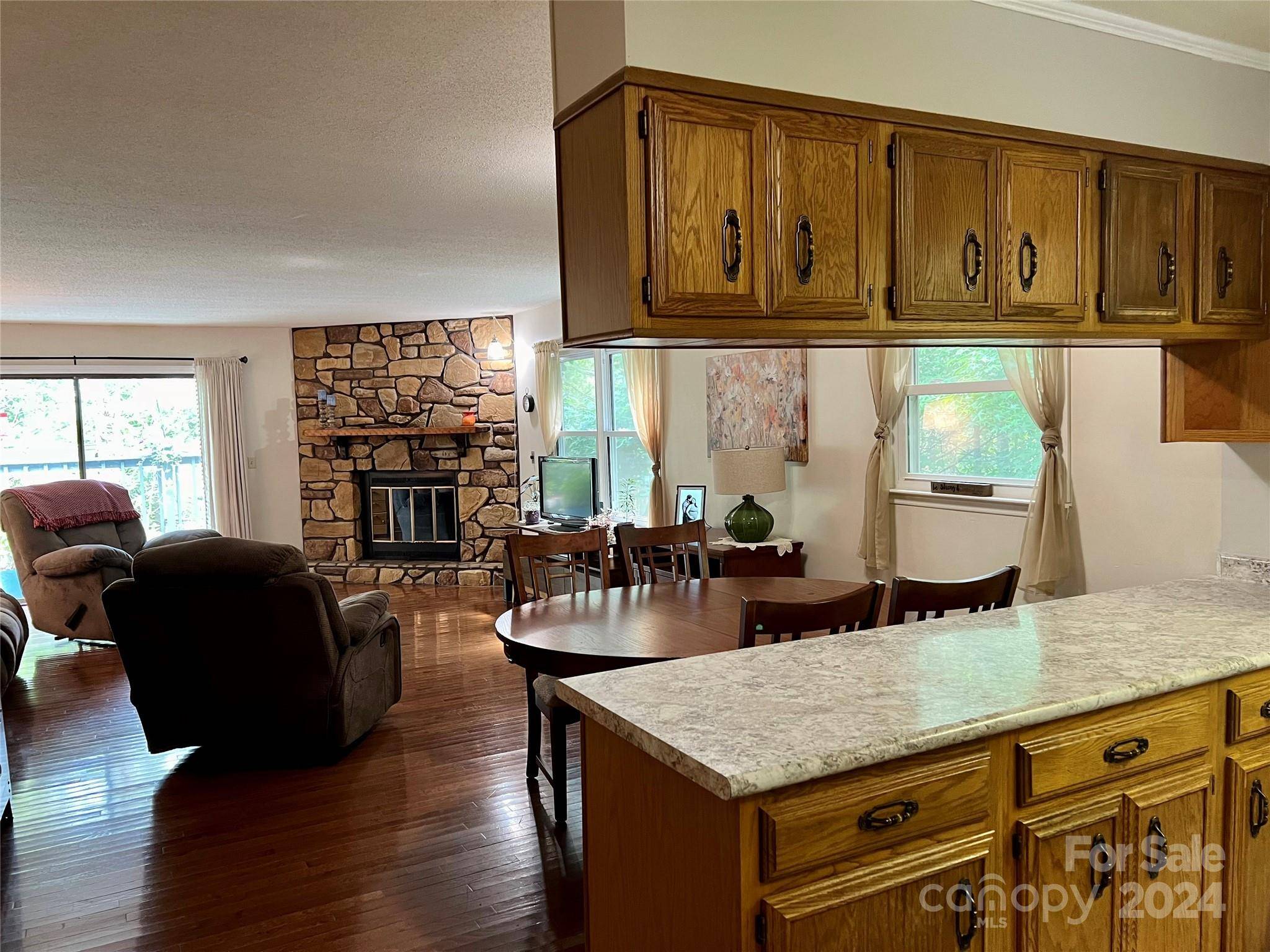10 Rolling Ridge WAY, Etowah, NC 28729
