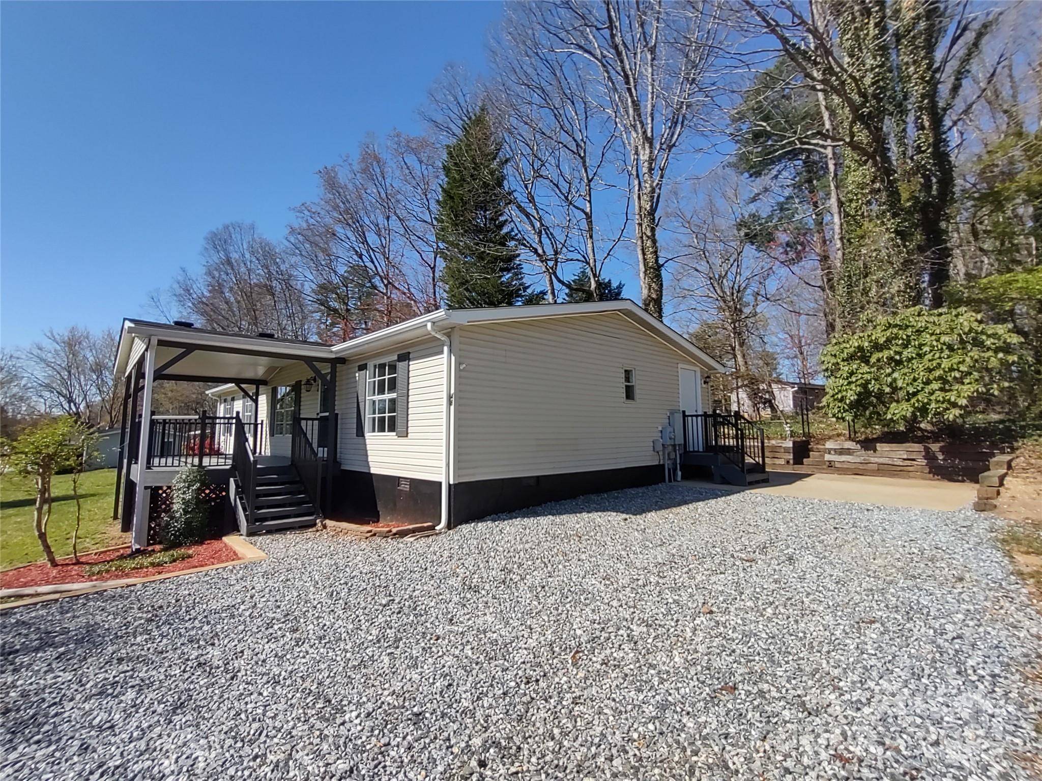 48 Katie DR, Hendersonville, NC 28792