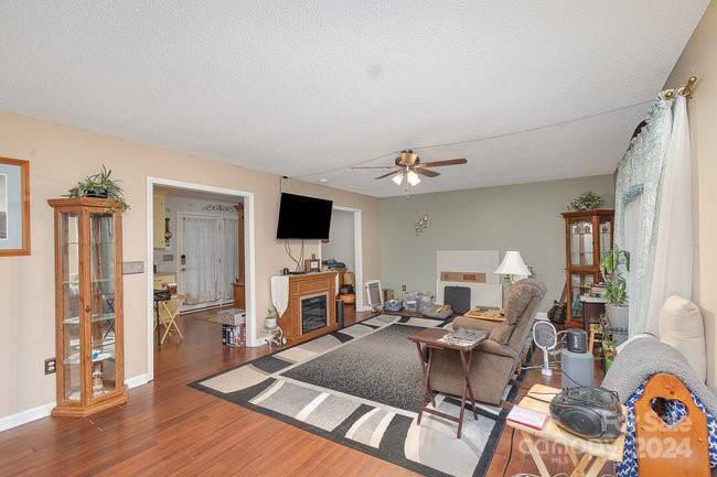 1949 Ridge RD, Clover, SC 29710