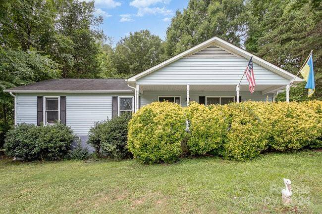 1949 Ridge RD, Clover, SC 29710