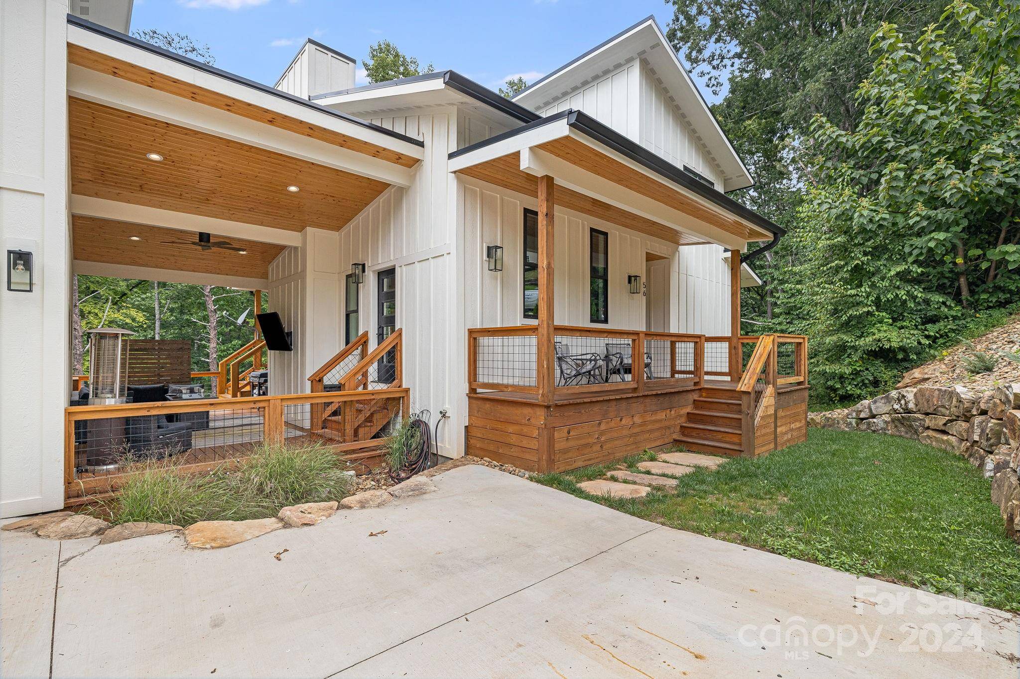 56 Creek Run RD, Candler, NC 28715