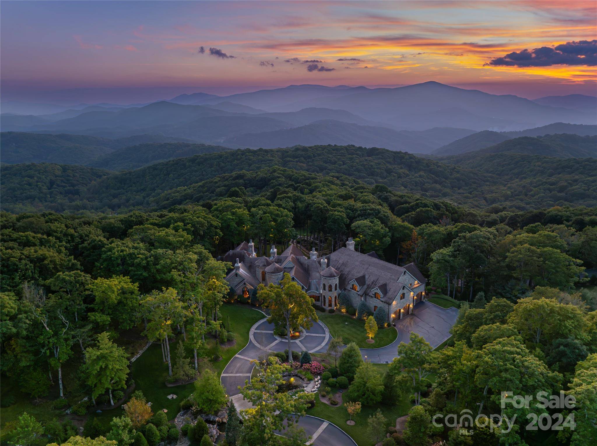 120 Summit Park DR, Banner Elk, NC 28604