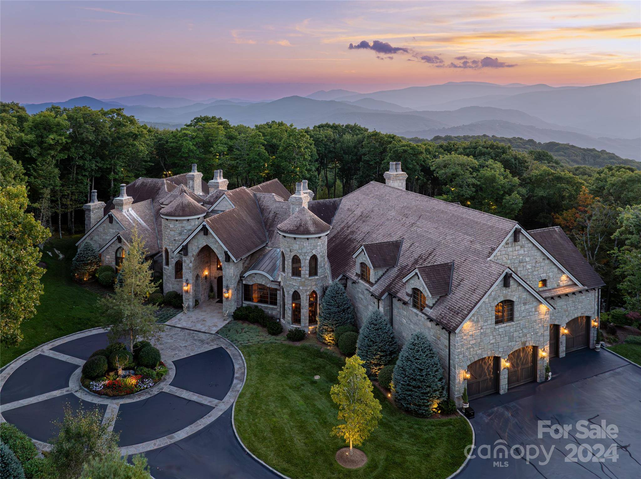 120 Summit Park DR, Banner Elk, NC 28604