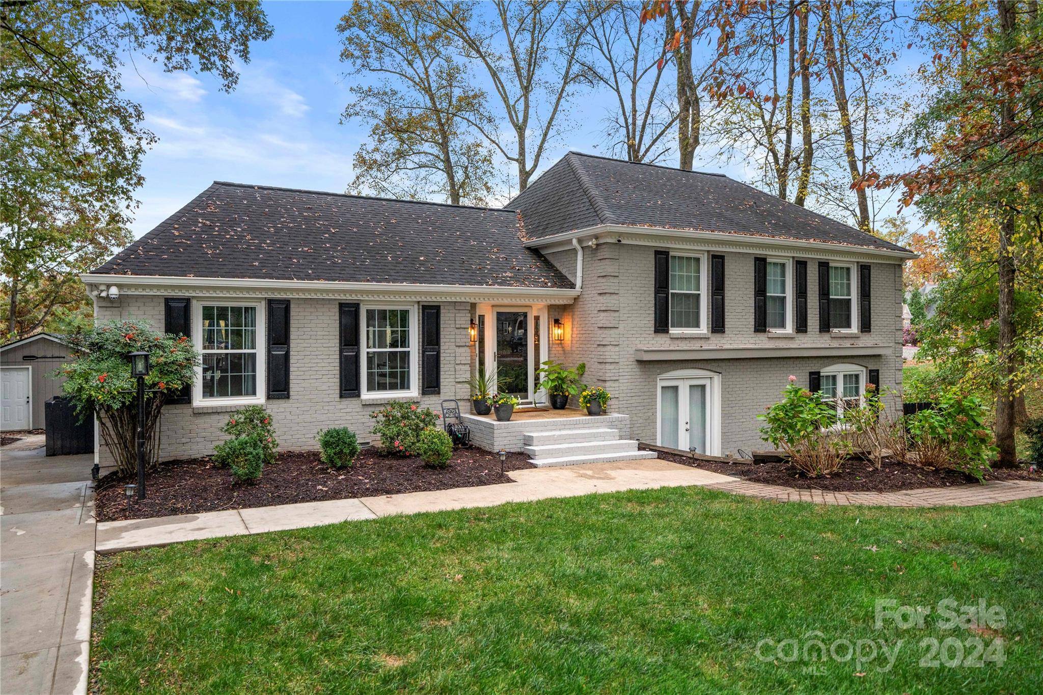 175 Woodstream CIR, Mooresville, NC 28117