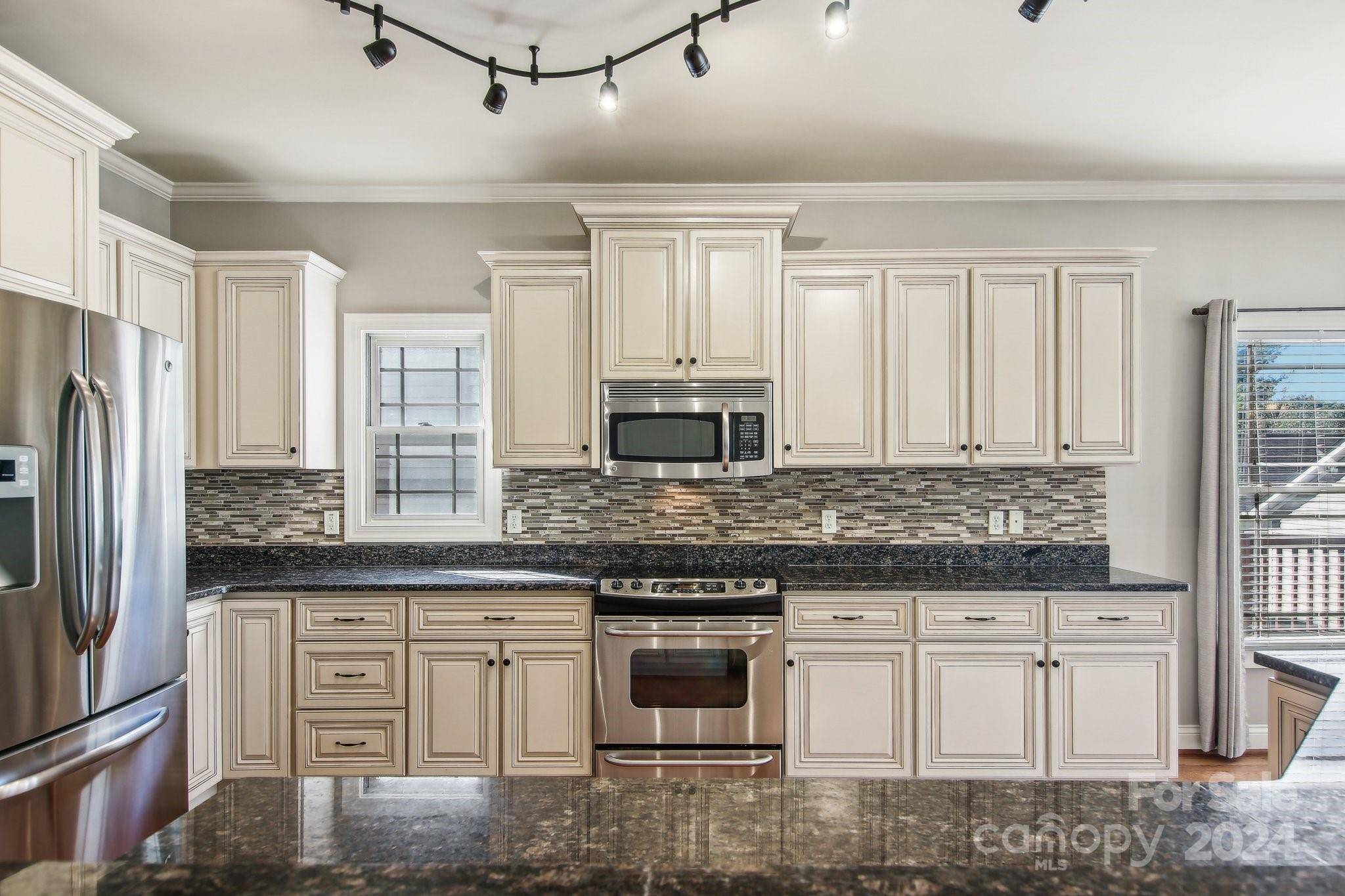 25 Jeff DR, Asheville, NC 28806