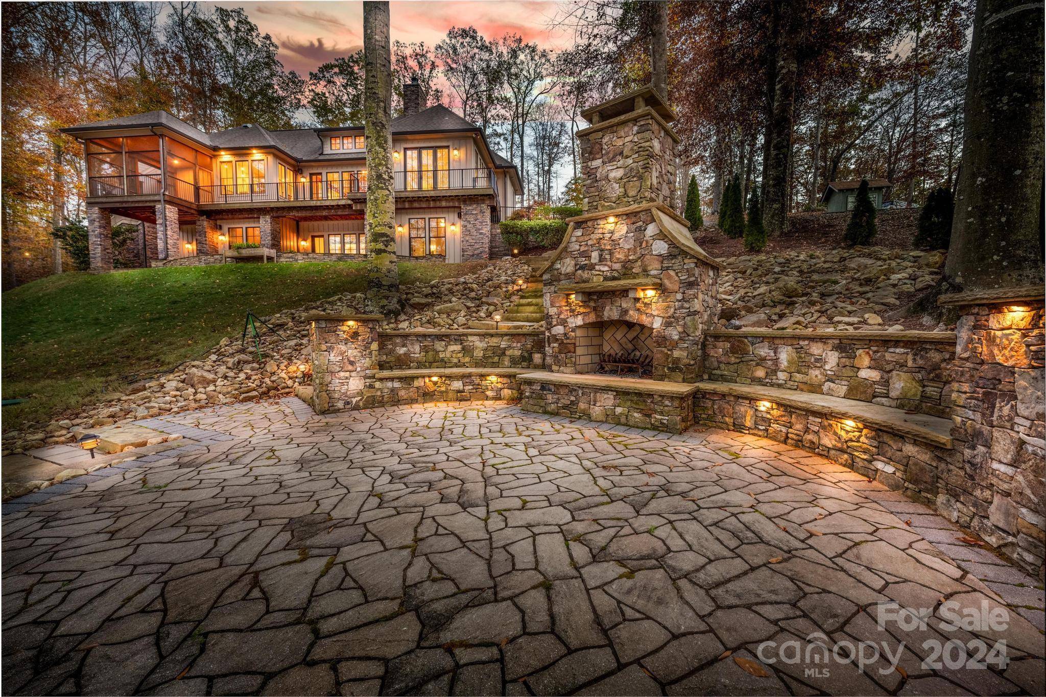 8213 Ridgewood RD, Sherrills Ford, NC 28673
