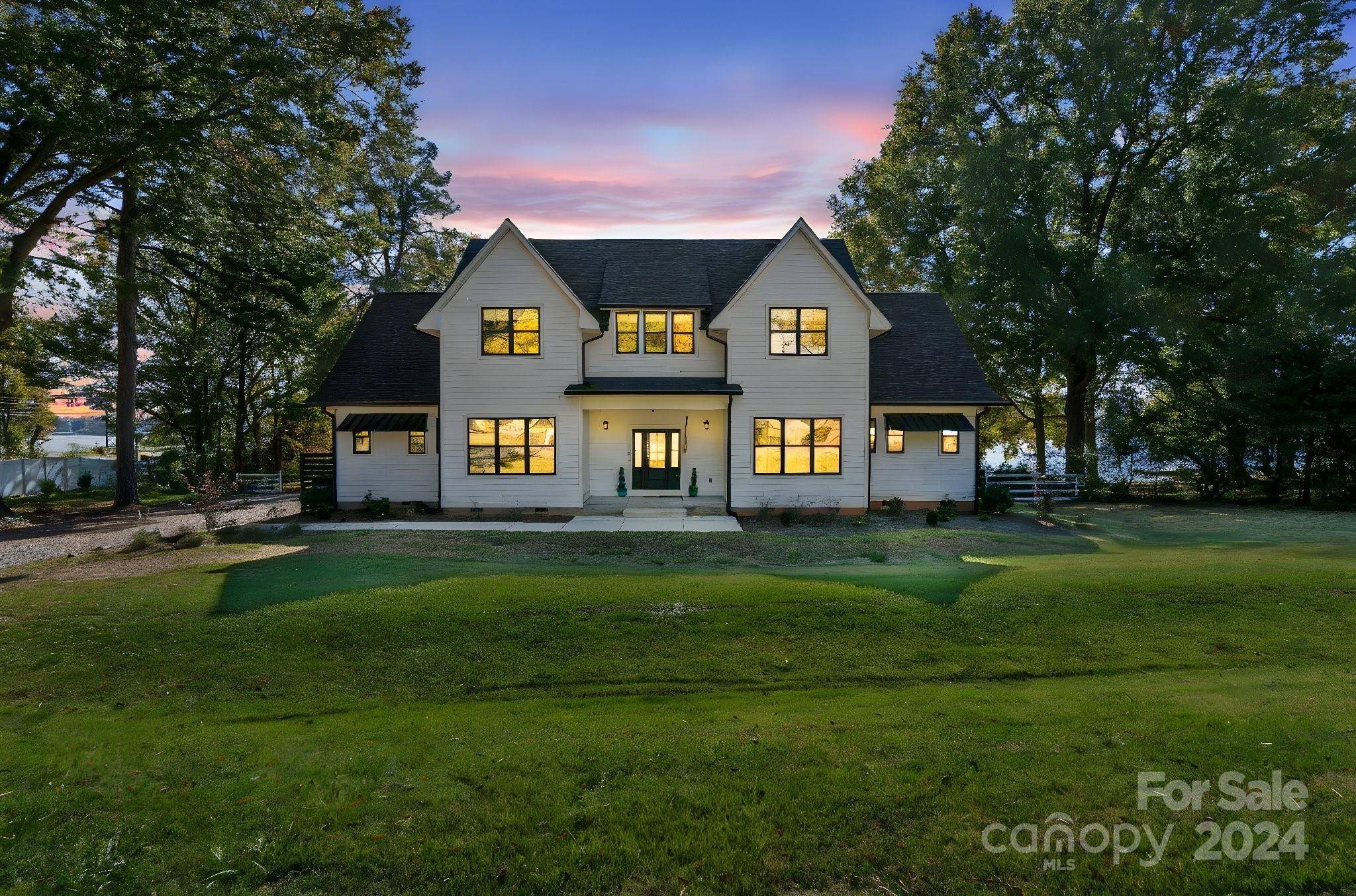 105 Hideaway LN, Mooresville, NC 28117