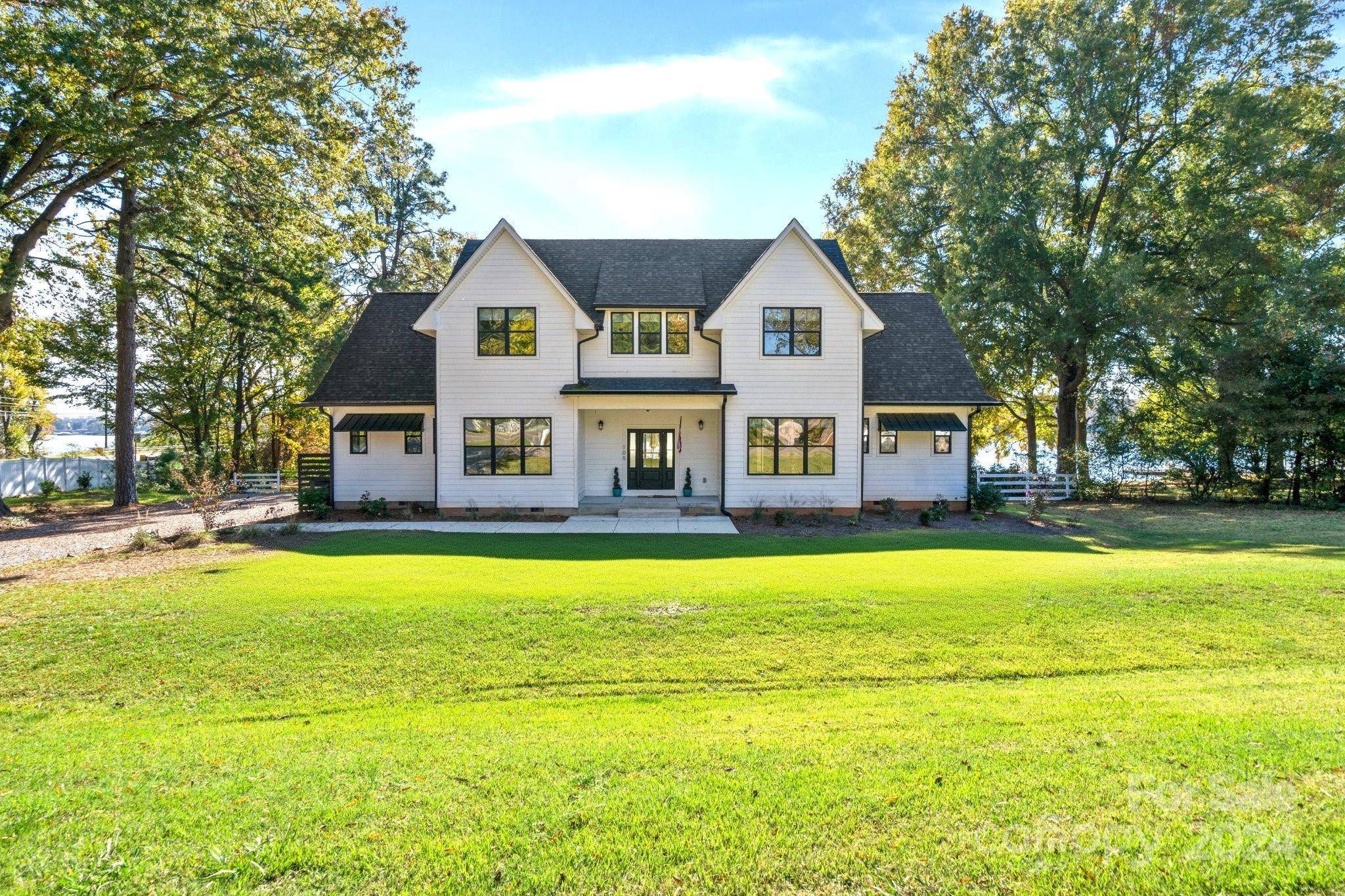 105 Hideaway LN, Mooresville, NC 28117