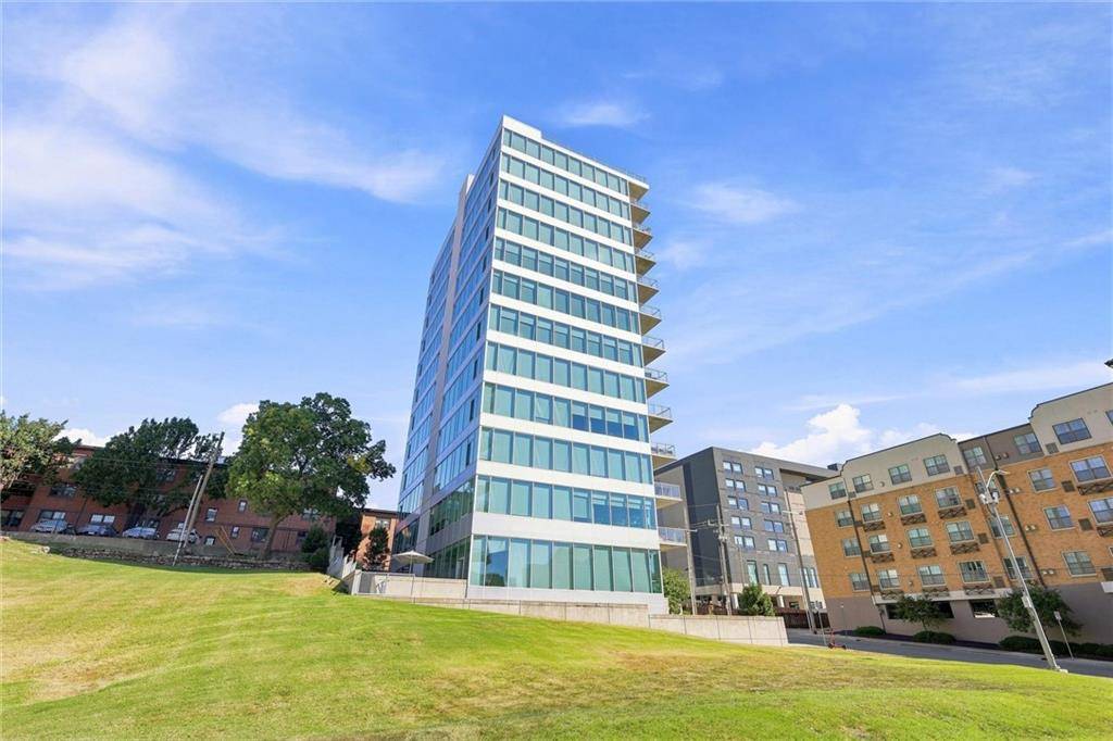 4646 Broadway ST #1S, Kansas City, MO 64112