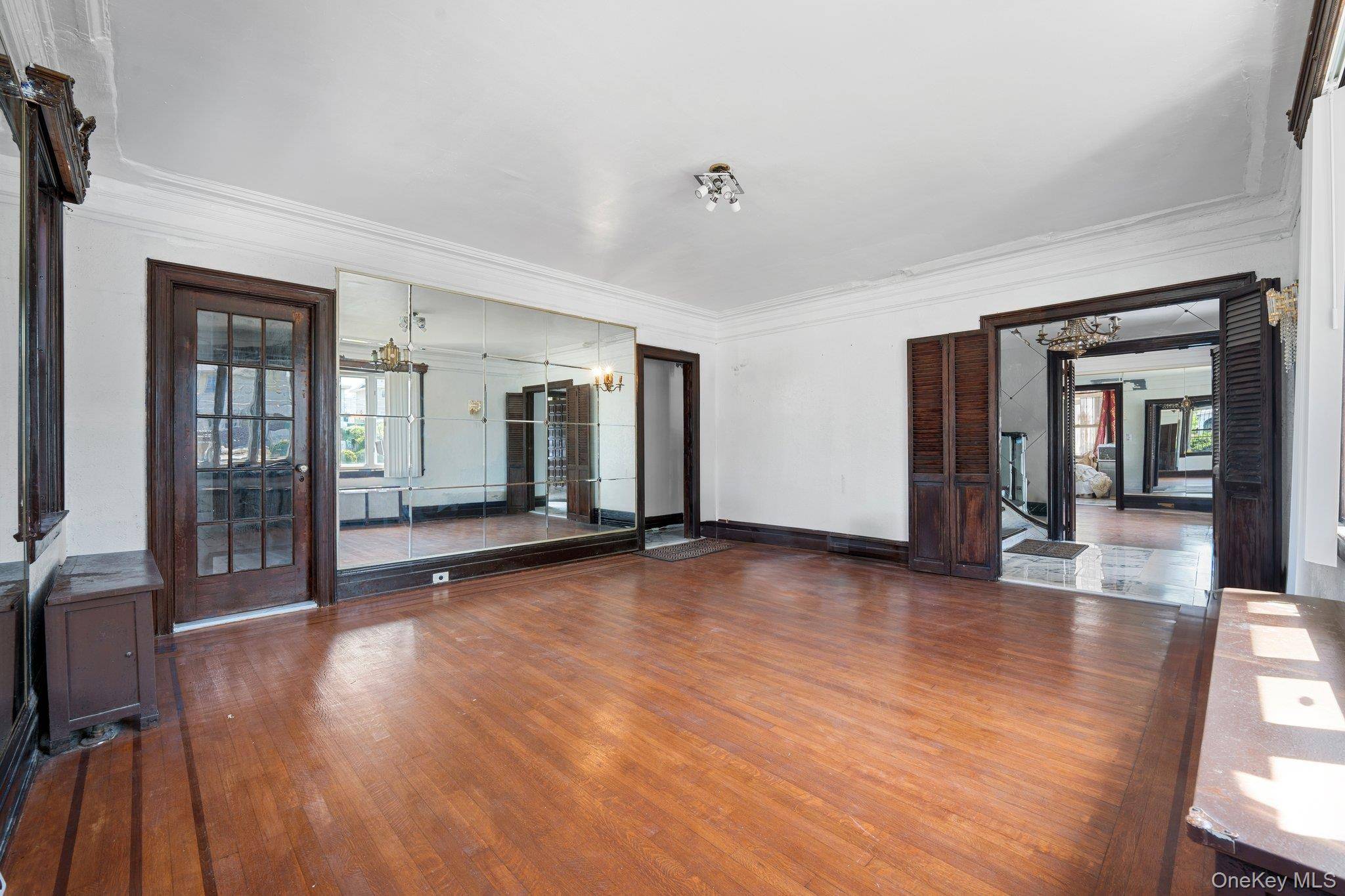 10505 Ditmars BLVD, East Elmhurst, NY 11369