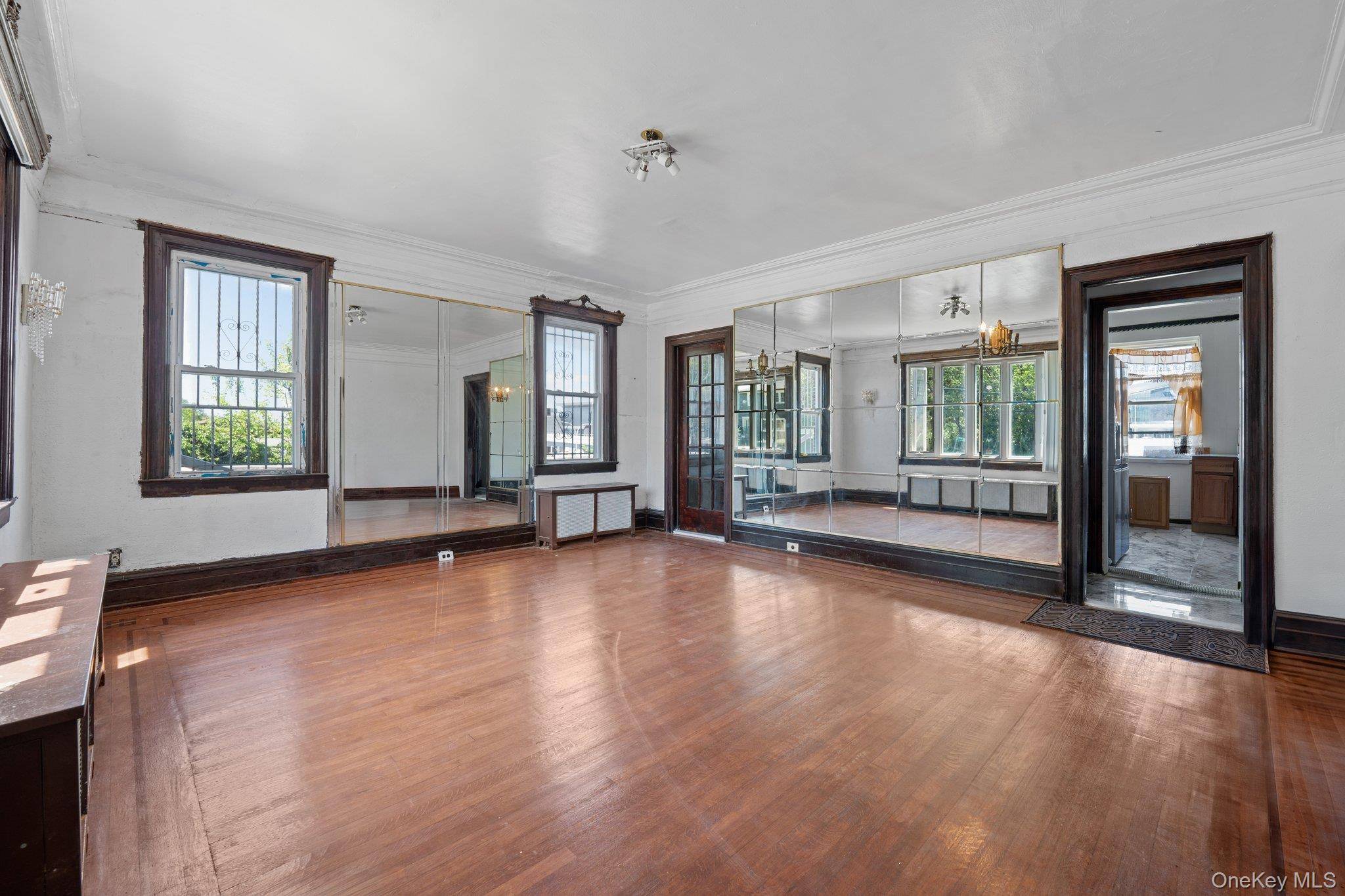 10505 Ditmars BLVD, East Elmhurst, NY 11369