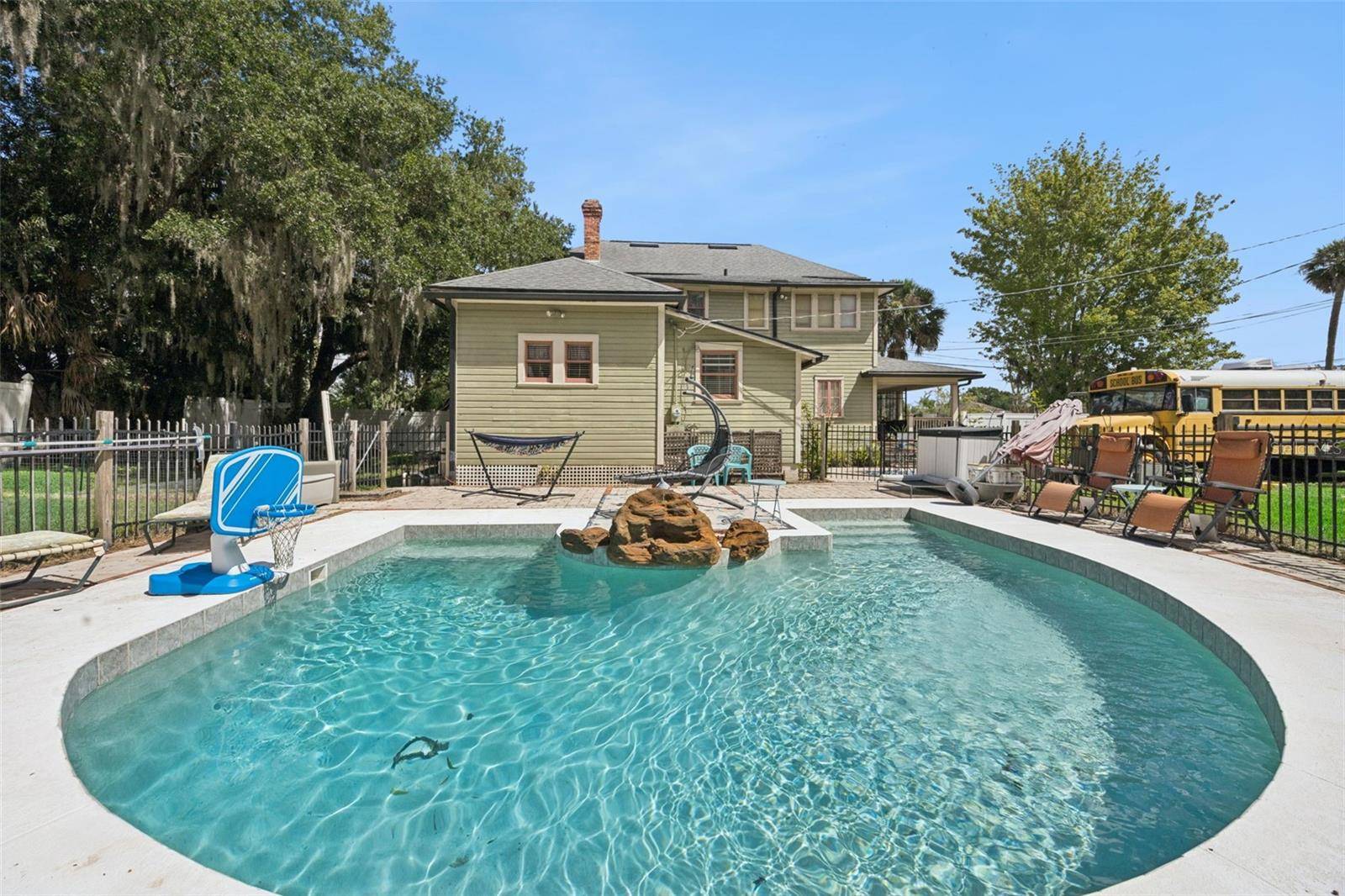 2201 CELERY AVE, Sanford, FL 32771