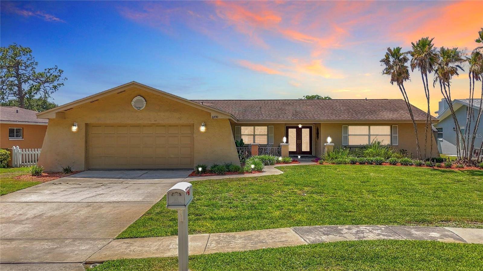6490 BURNING TREE DR, Seminole, FL 33777