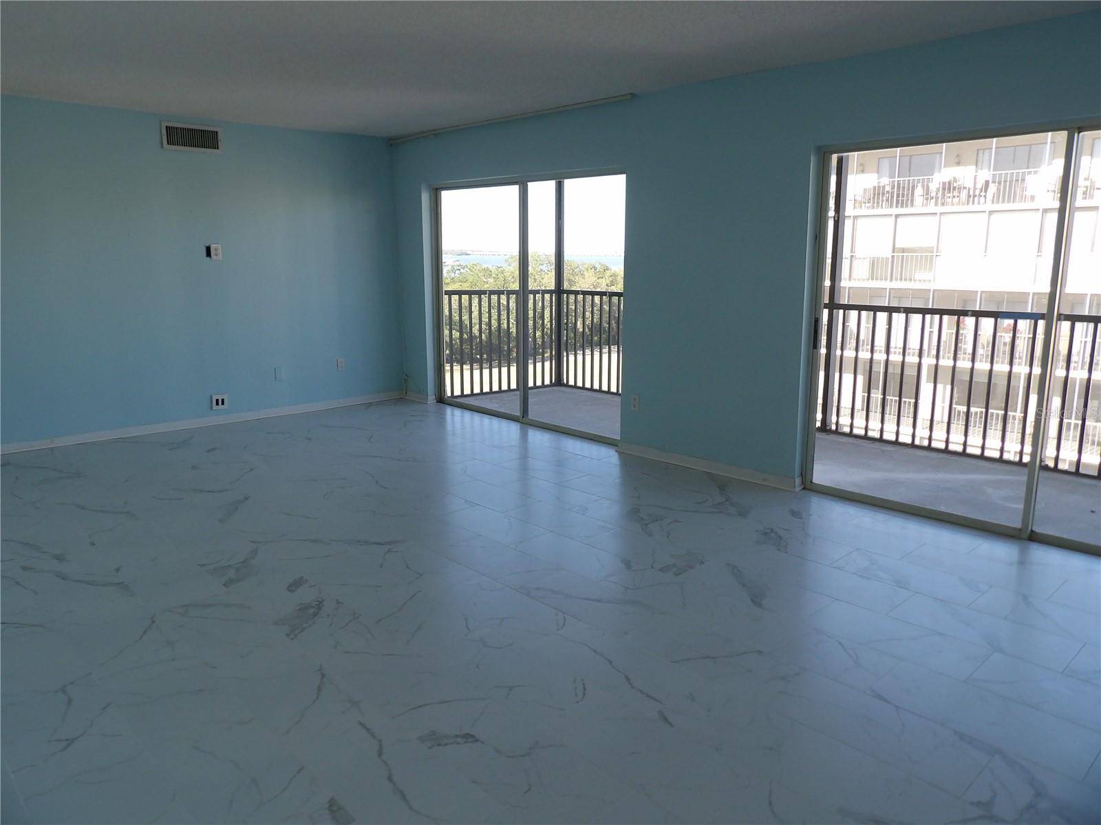 3300 COVE CAY DR #6G, Clearwater, FL 33760