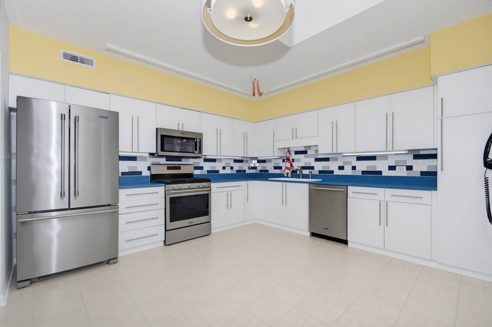 5555 N Cumberland AVE #901, Chicago, IL 60656