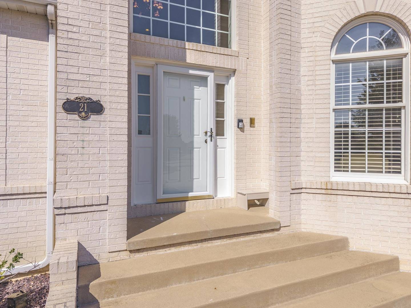 21 Lavender LN, Bloomington, IL 61704