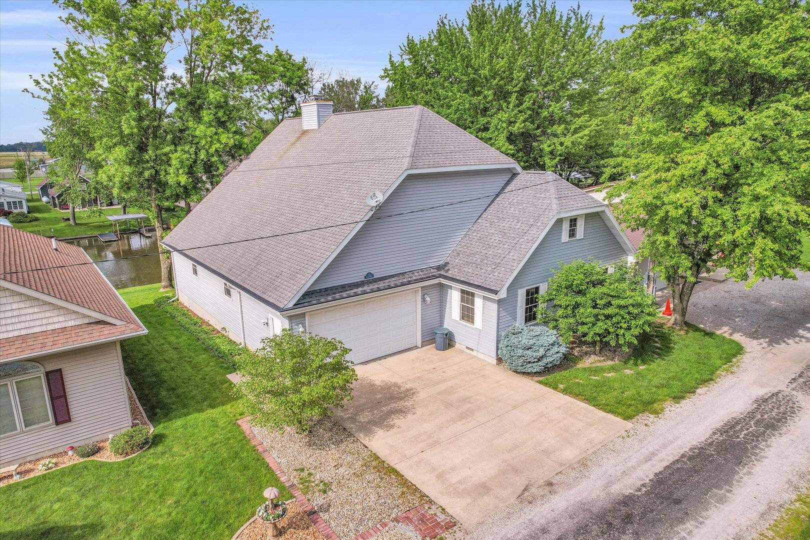 7 Prahls DR, Neoga, IL 62447