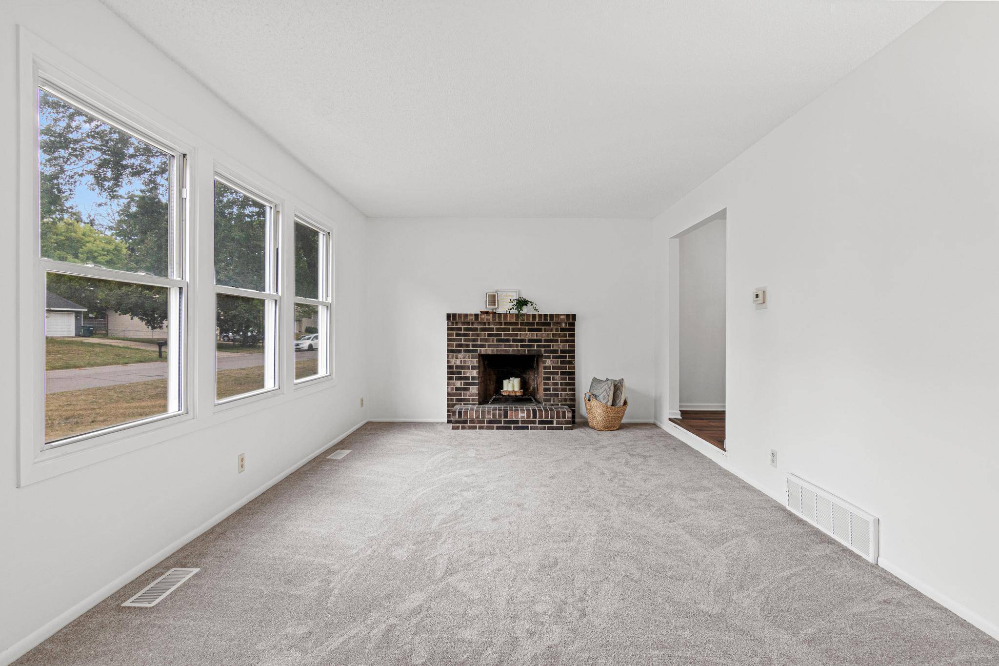 3708 73rd AVE N, Brooklyn Park, MN 55429